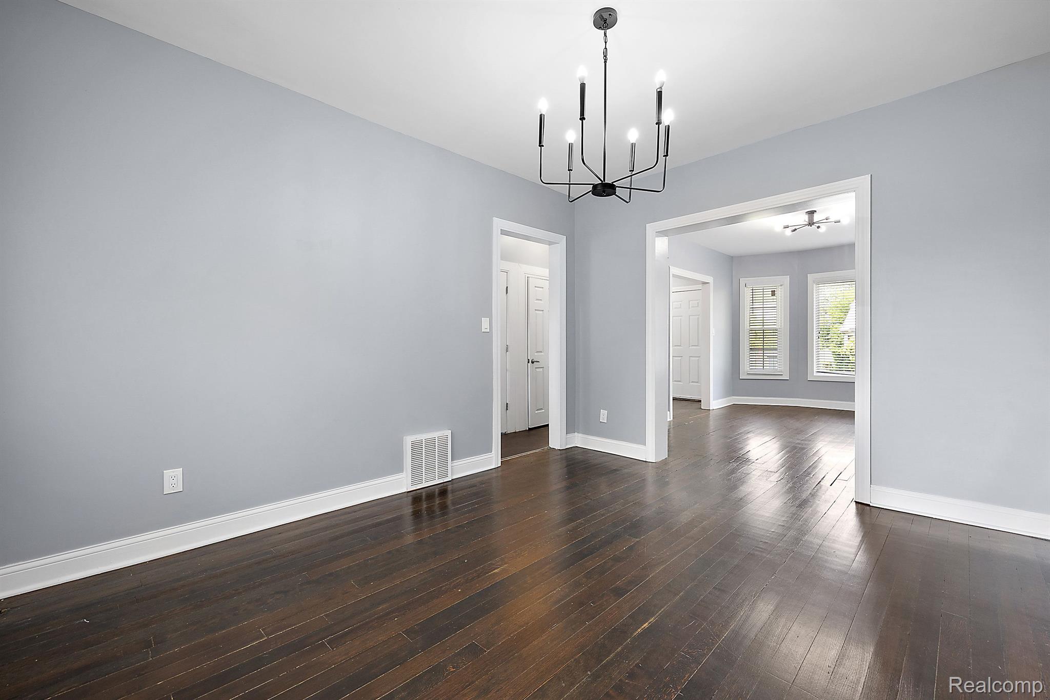 234 E BETHUNE Street