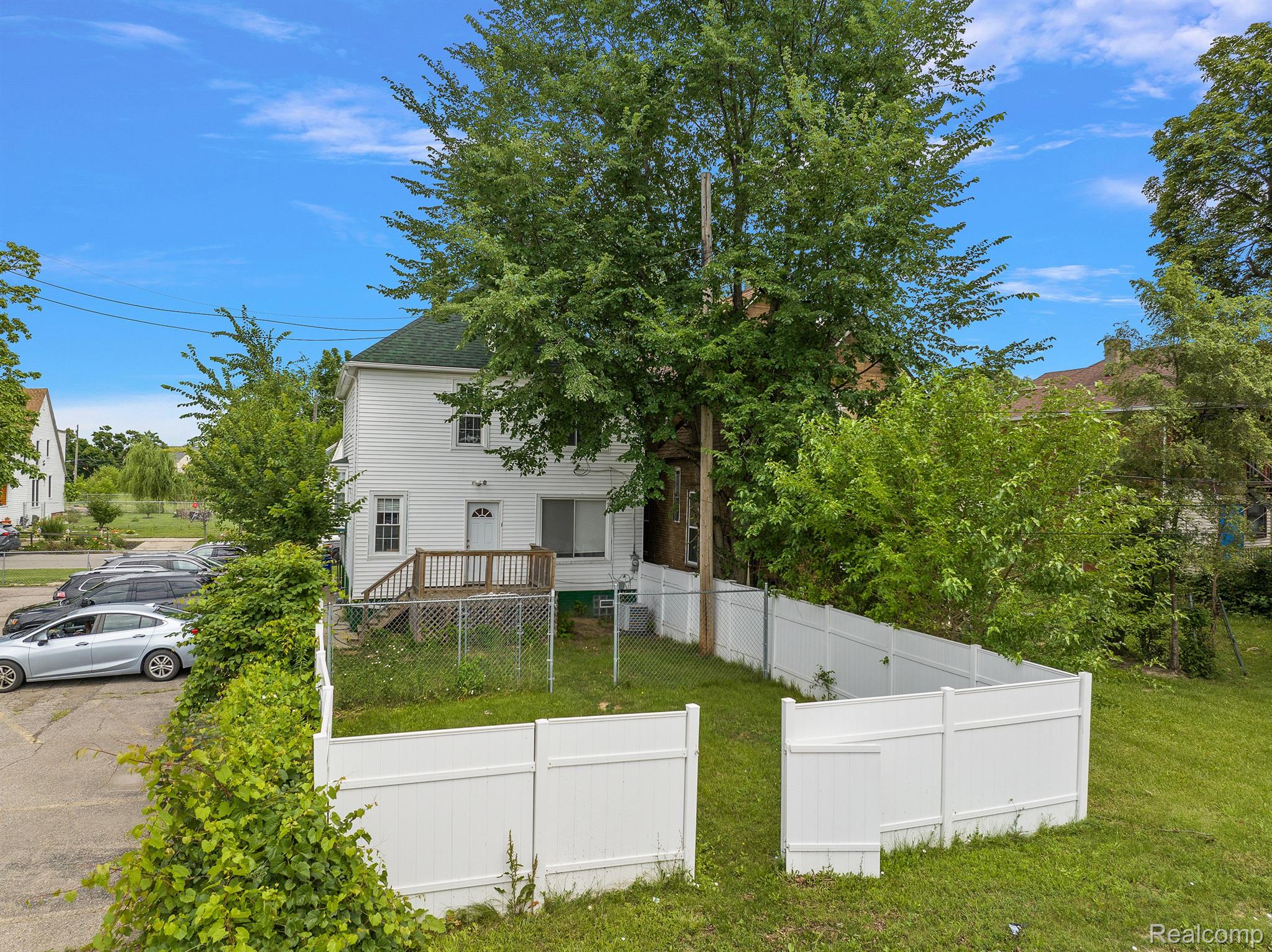 234 E BETHUNE Street