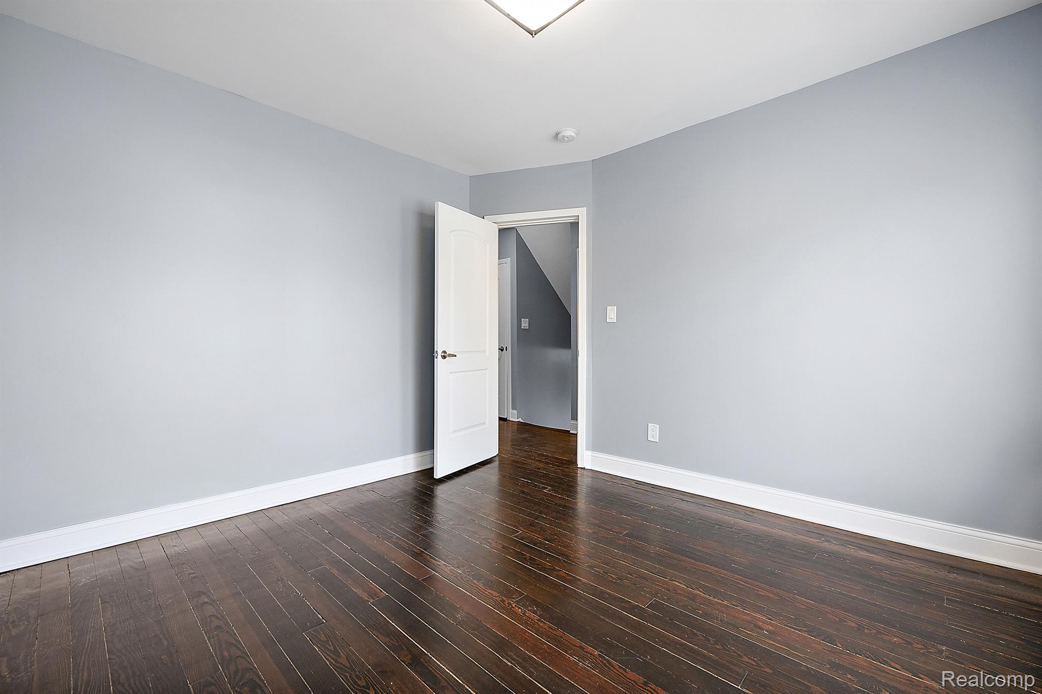 234 E BETHUNE Street