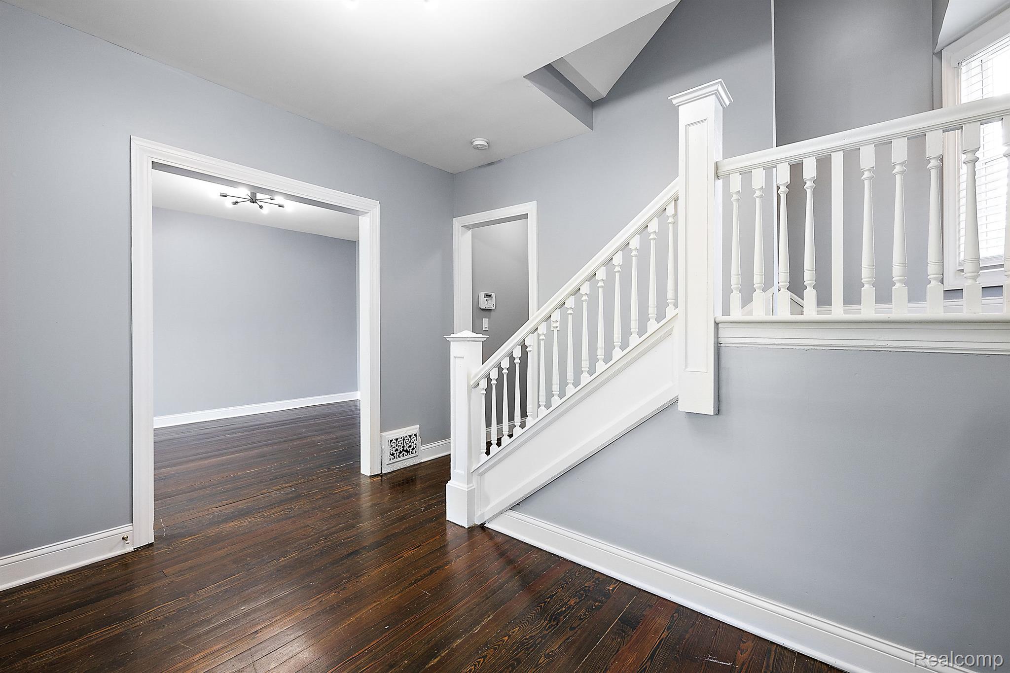 234 E BETHUNE Street