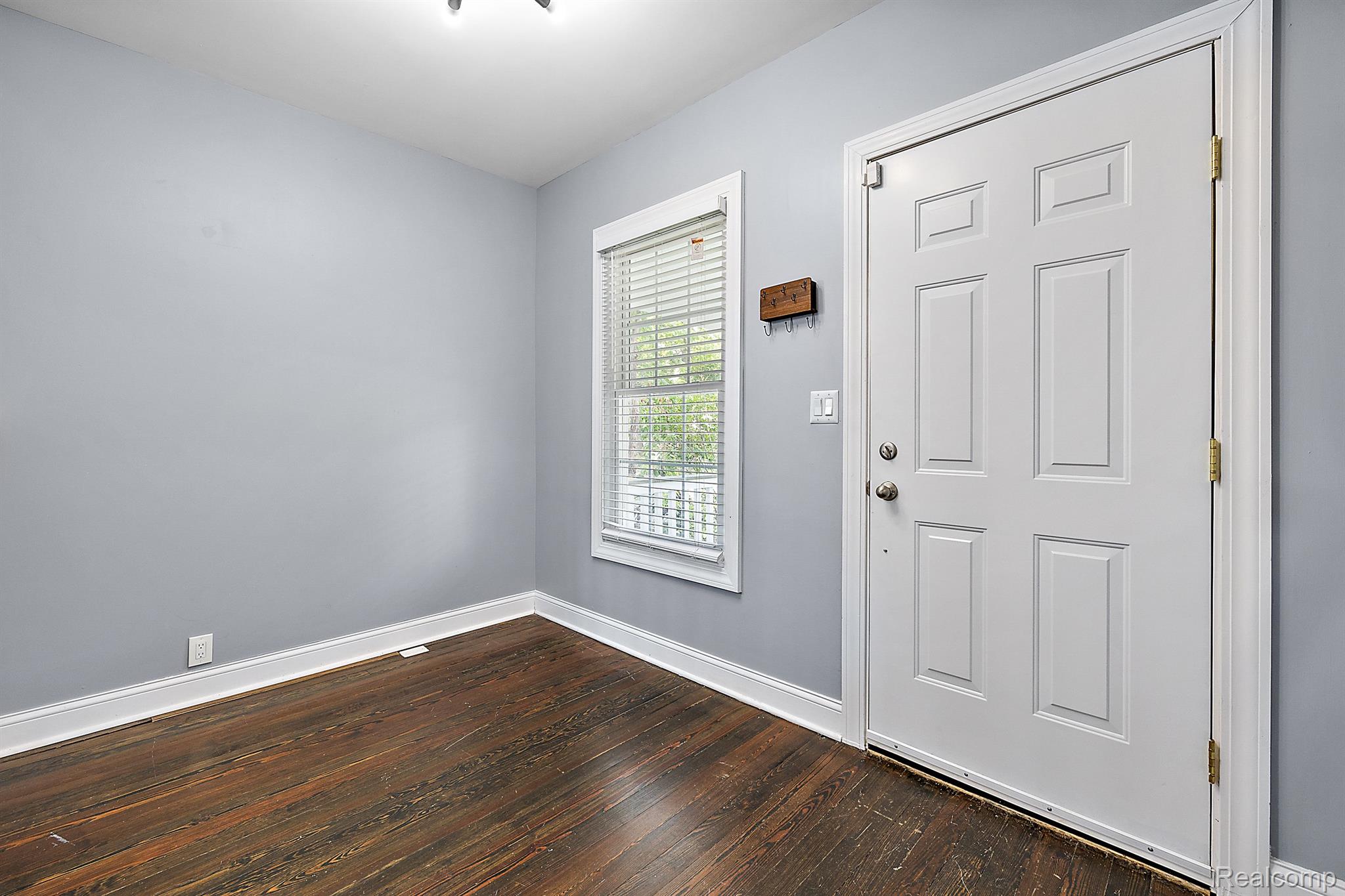 234 E BETHUNE Street