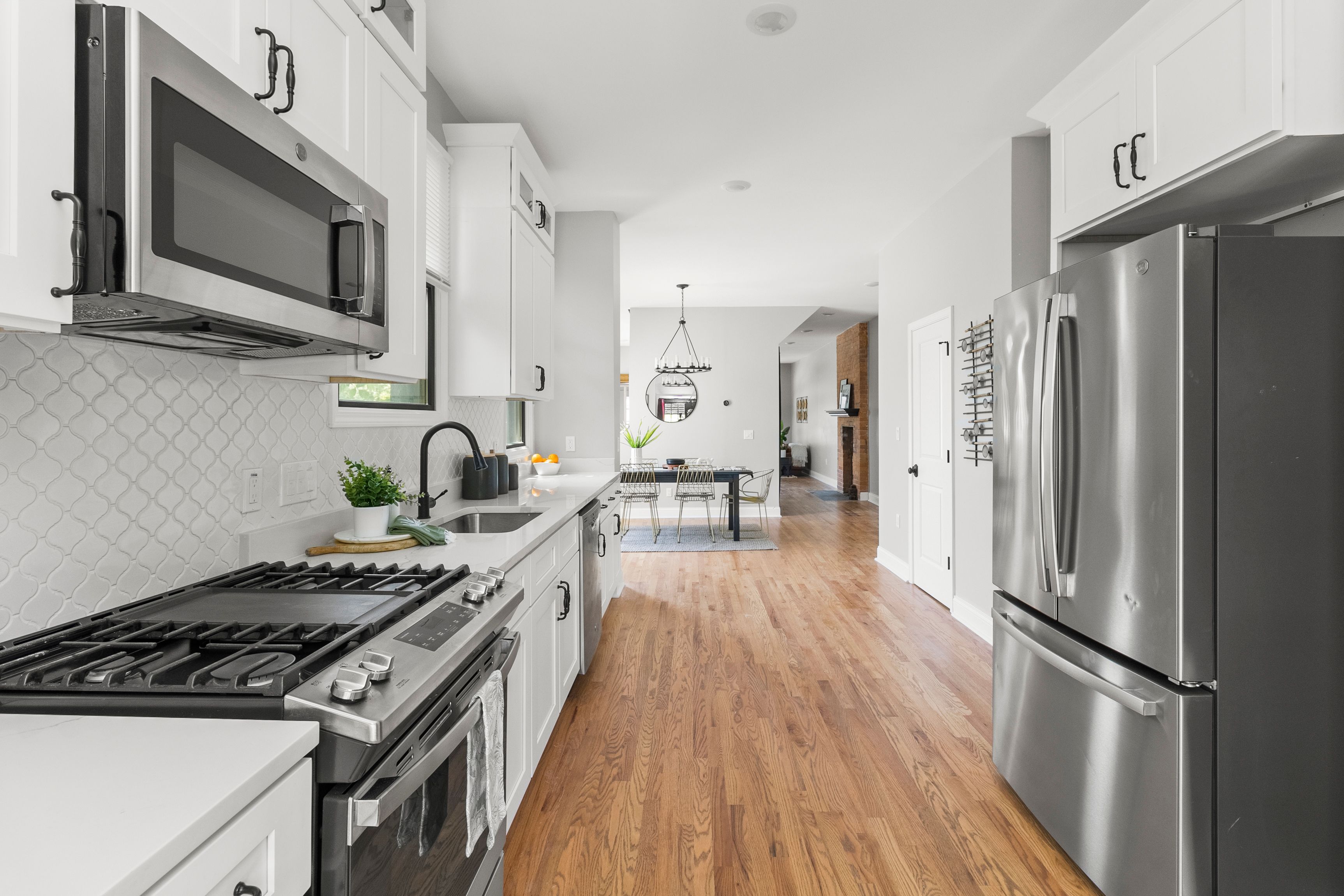 4114 TRUMBULL Street