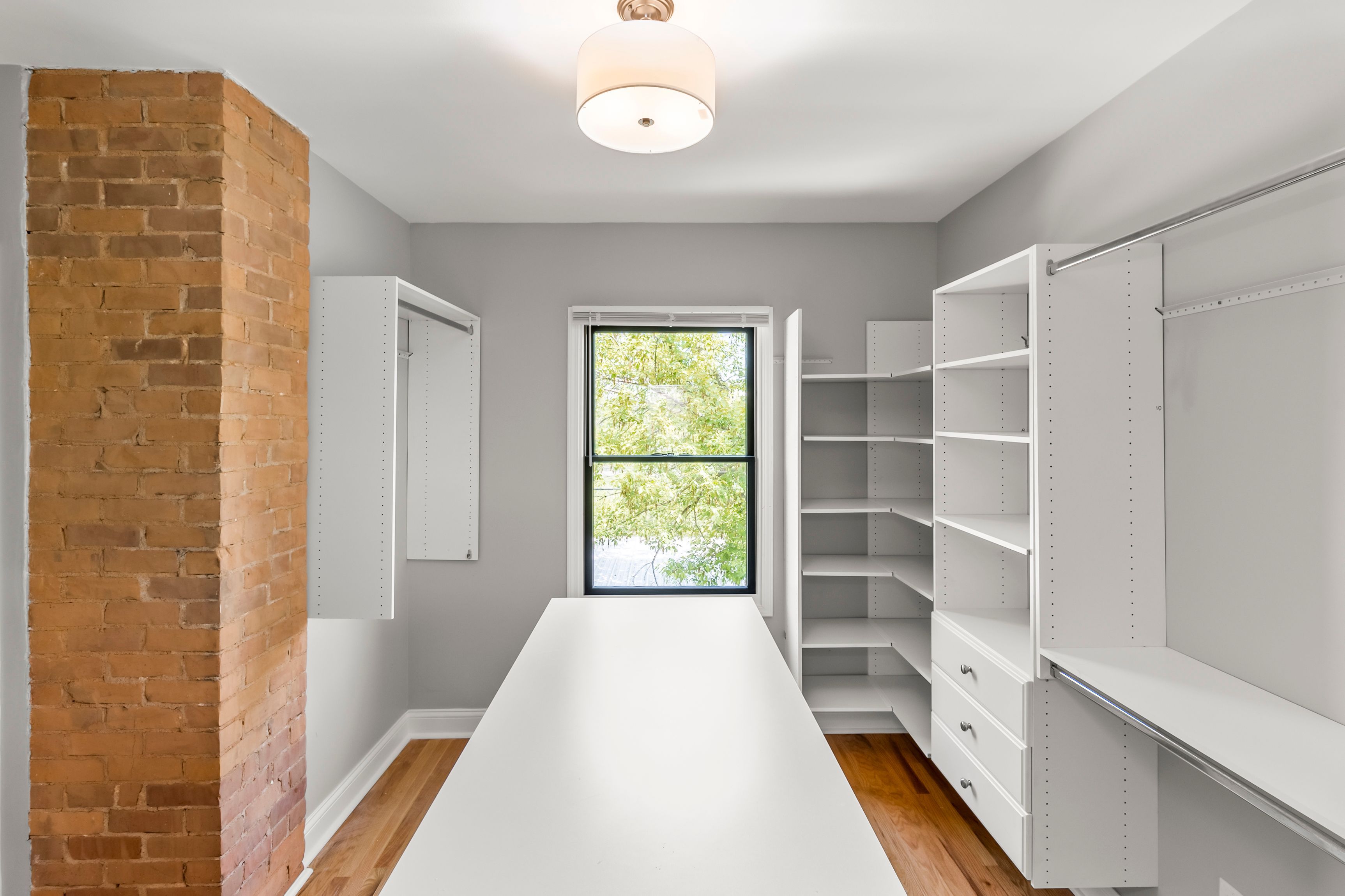 4114 TRUMBULL Street