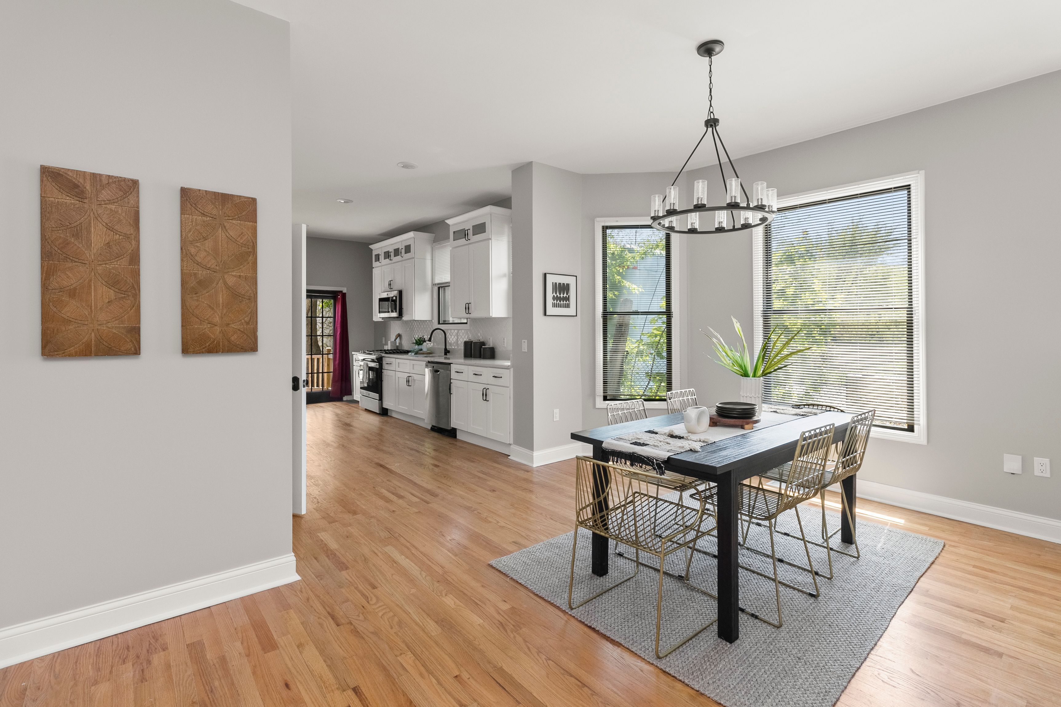 4114 TRUMBULL Street