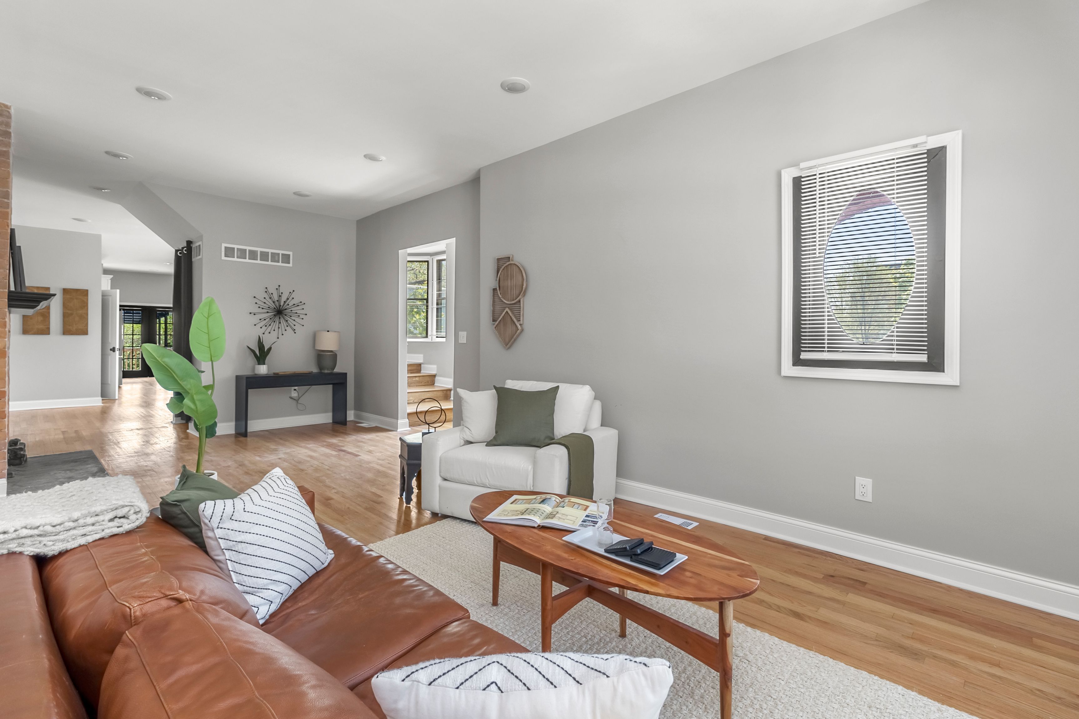 4114 TRUMBULL Street