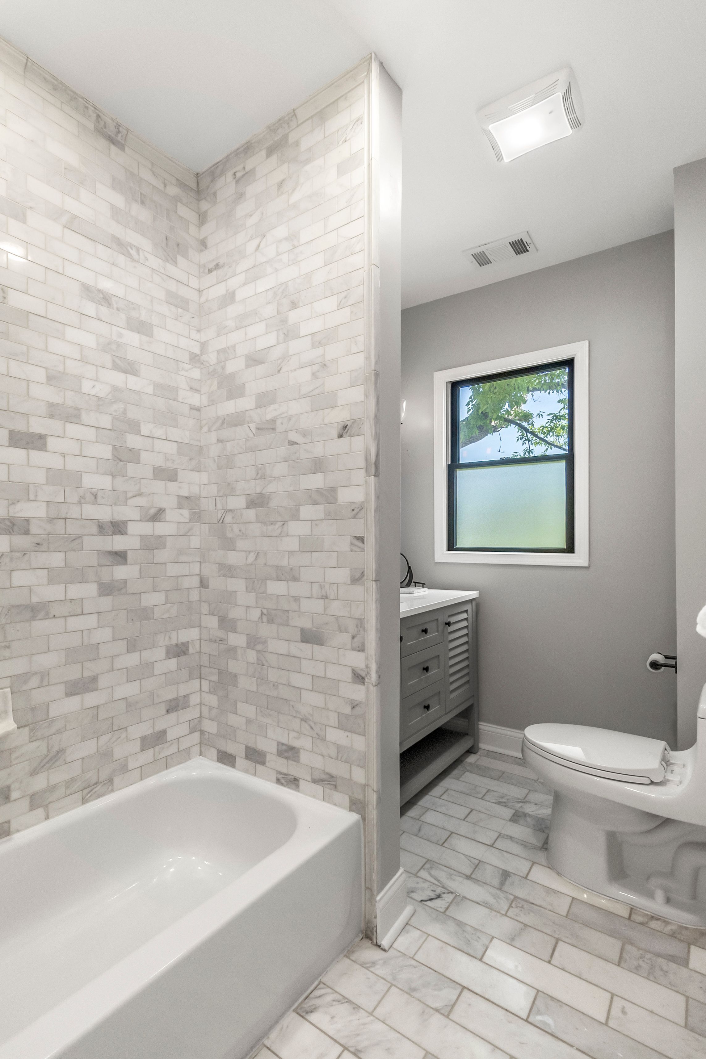 4114 TRUMBULL Street