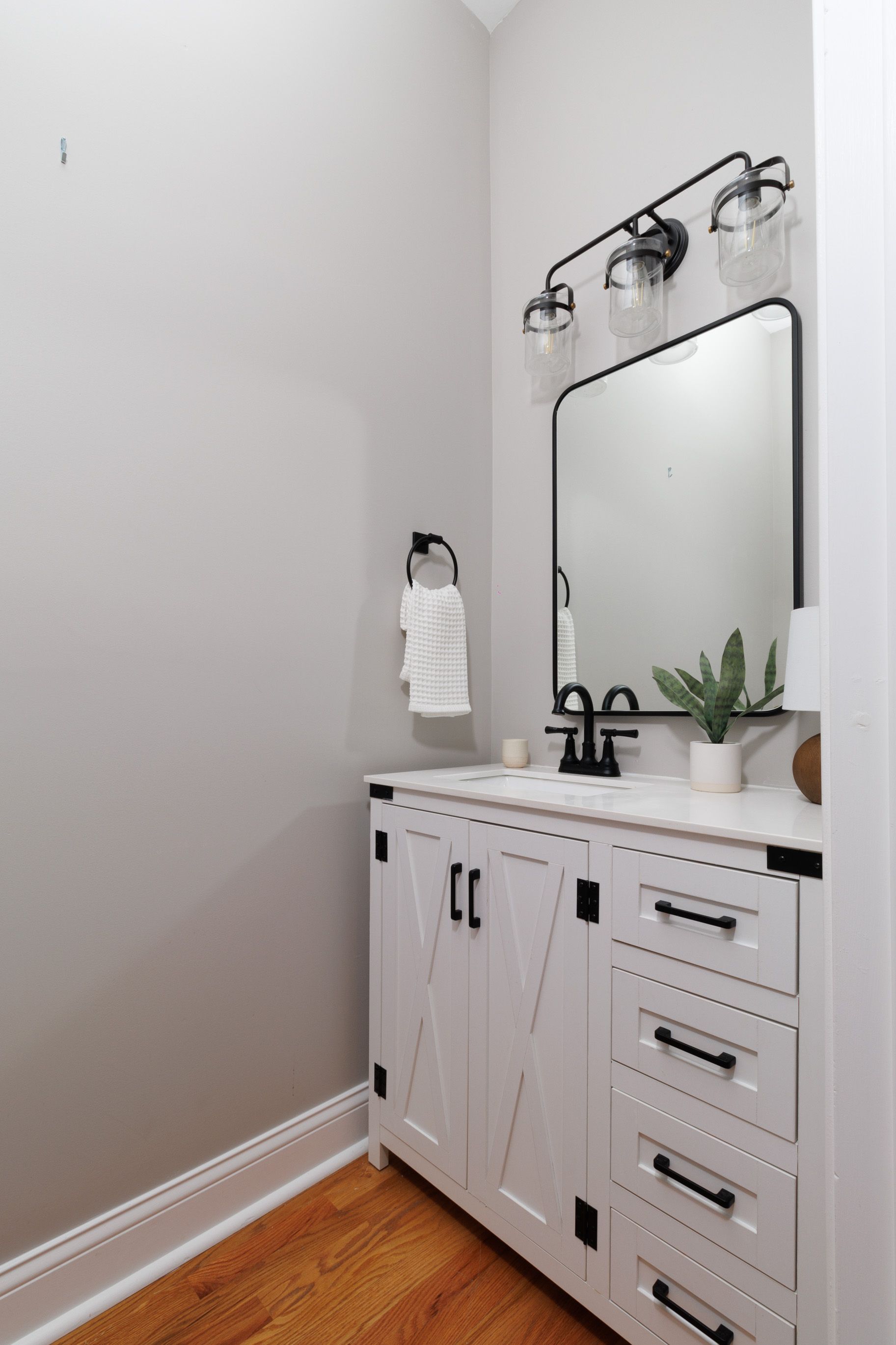 4114 TRUMBULL Street