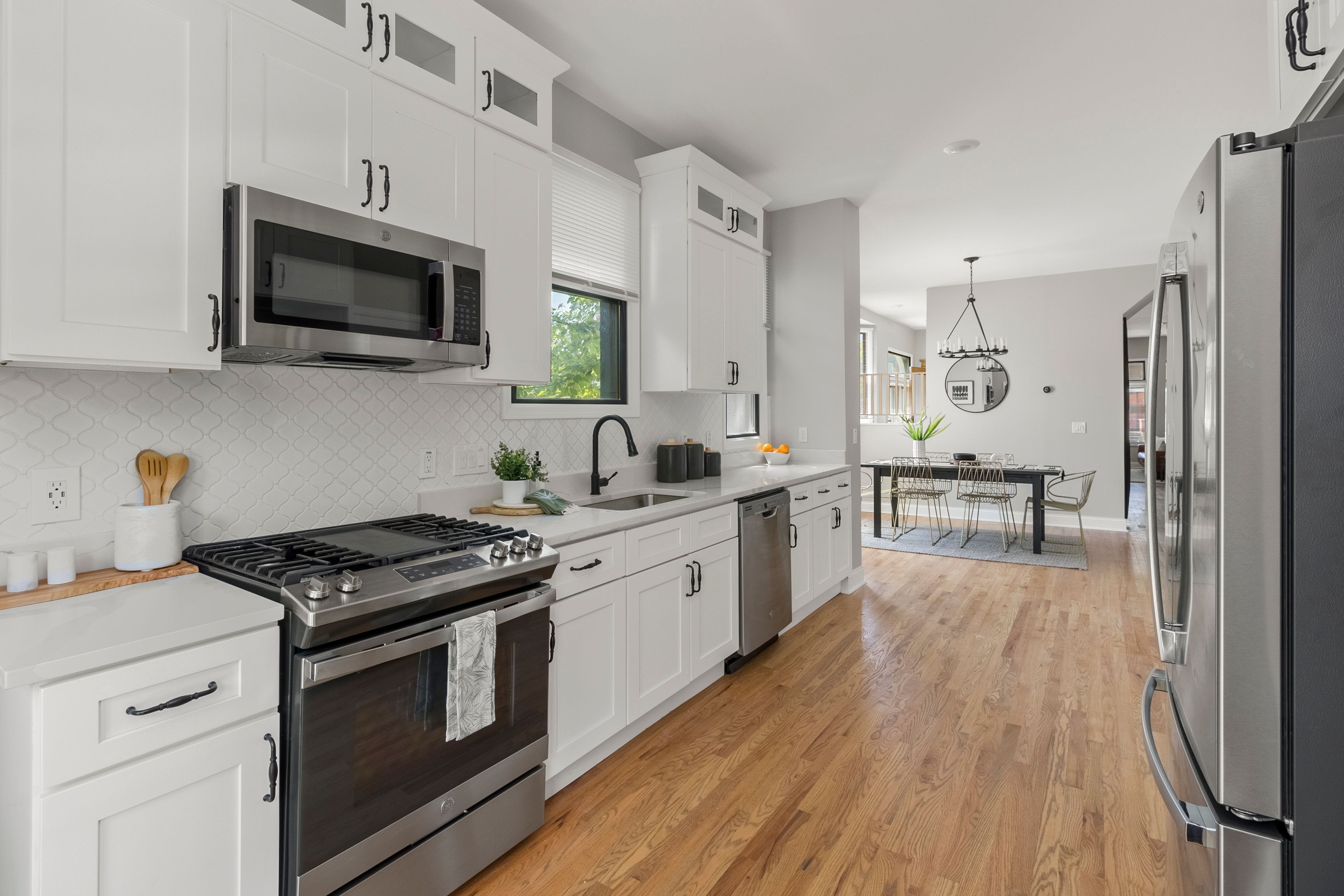 4114 TRUMBULL Street