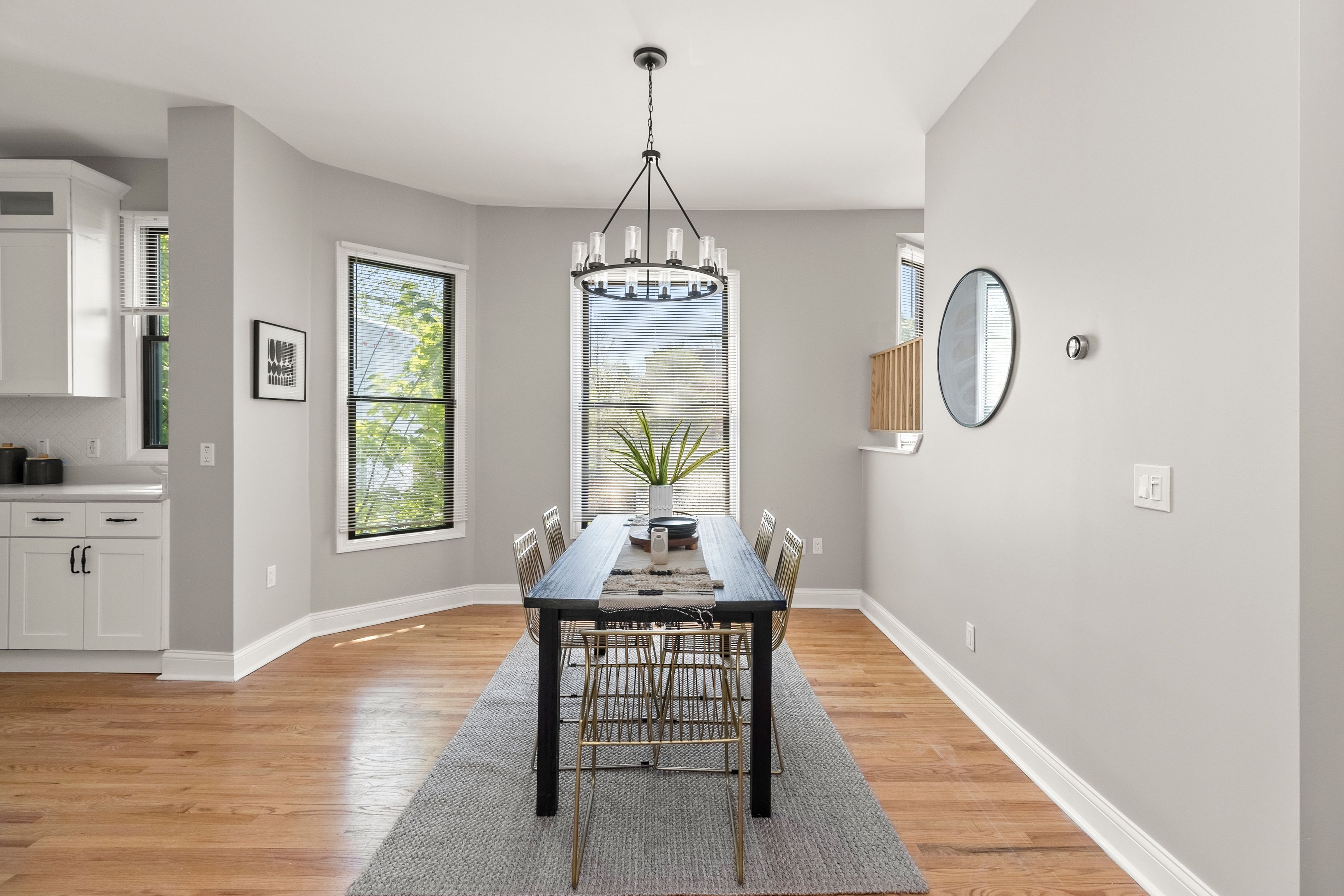 4114 TRUMBULL Street