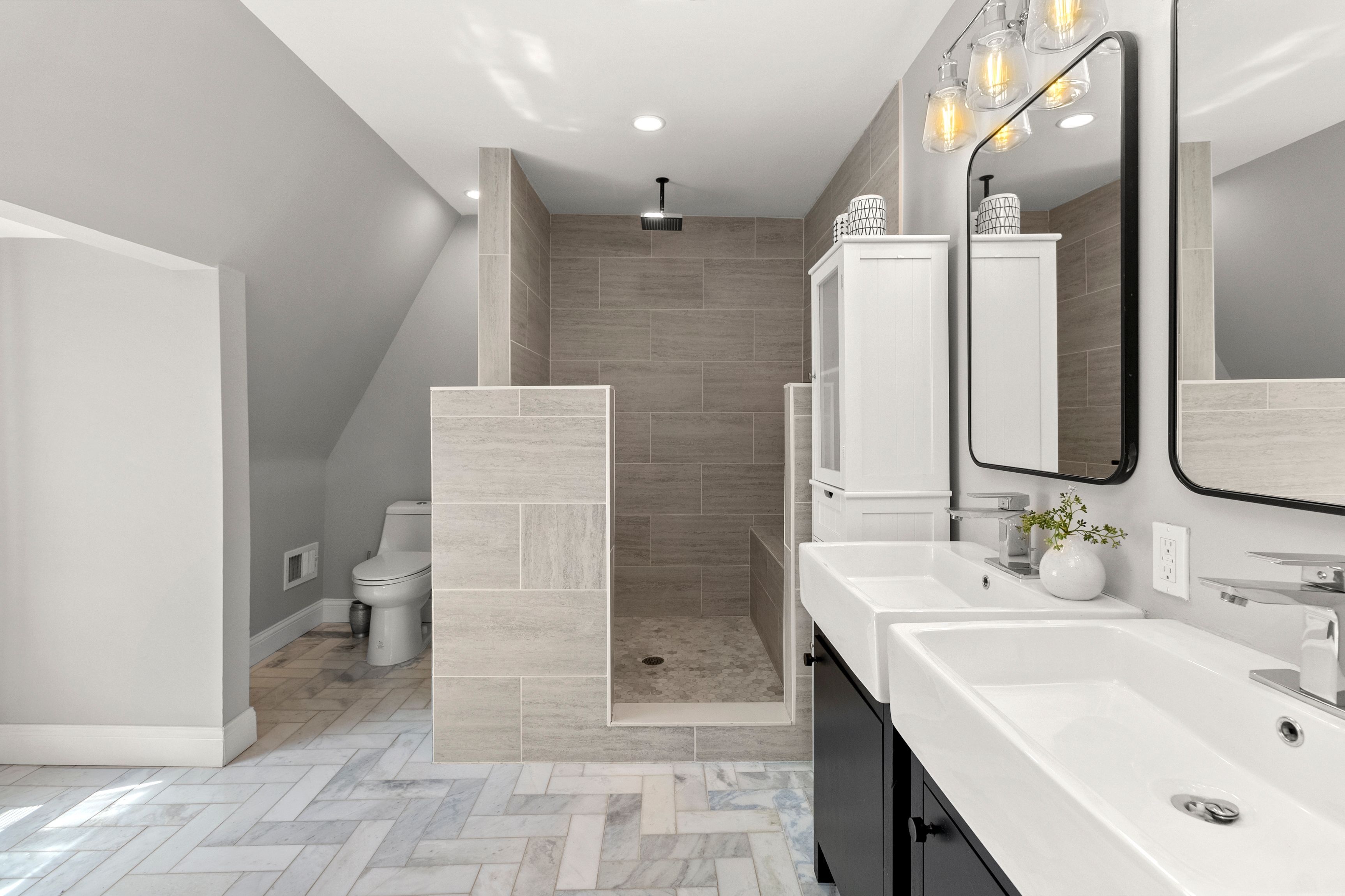 4114 TRUMBULL Street