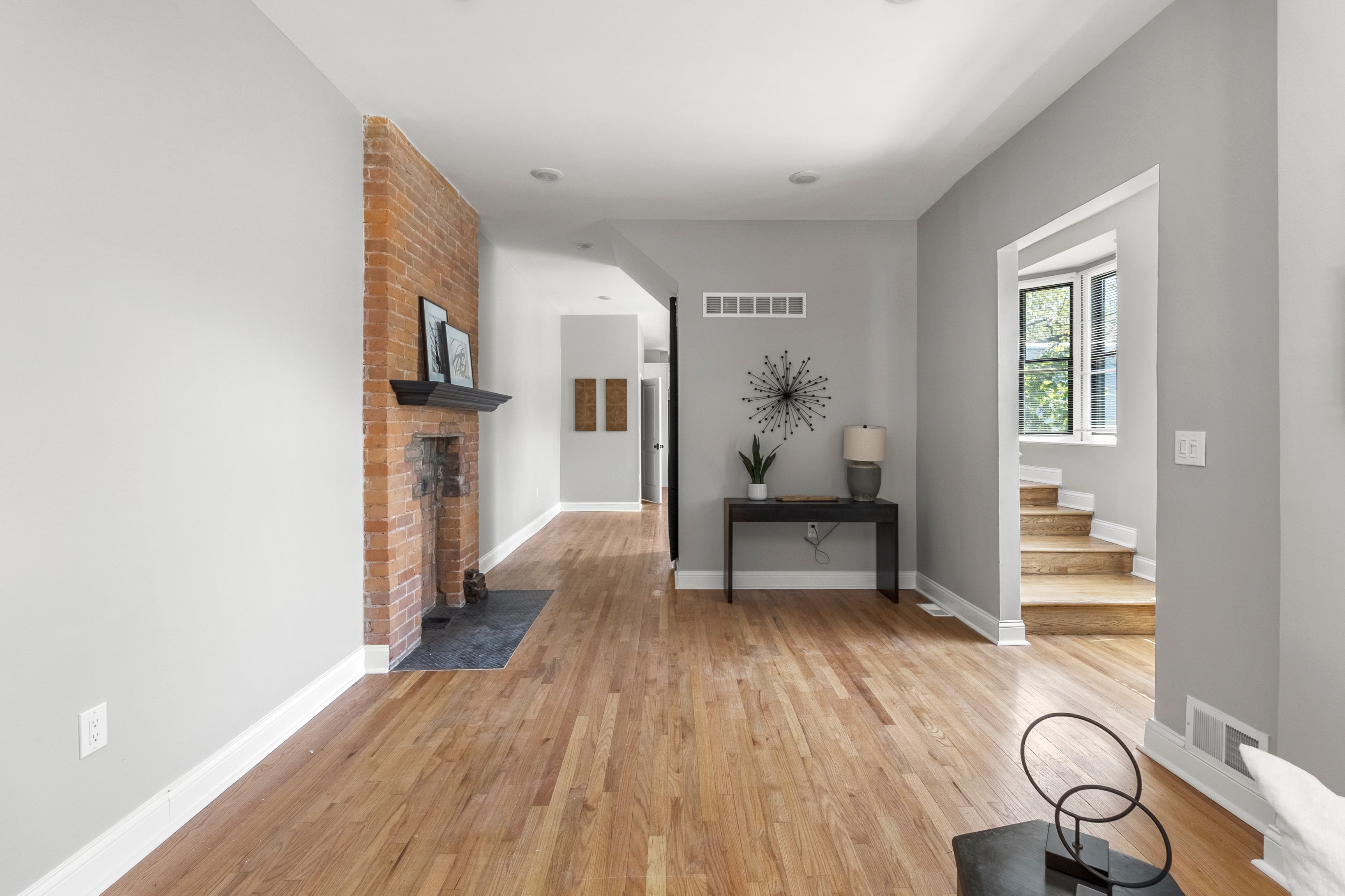 4114 TRUMBULL Street