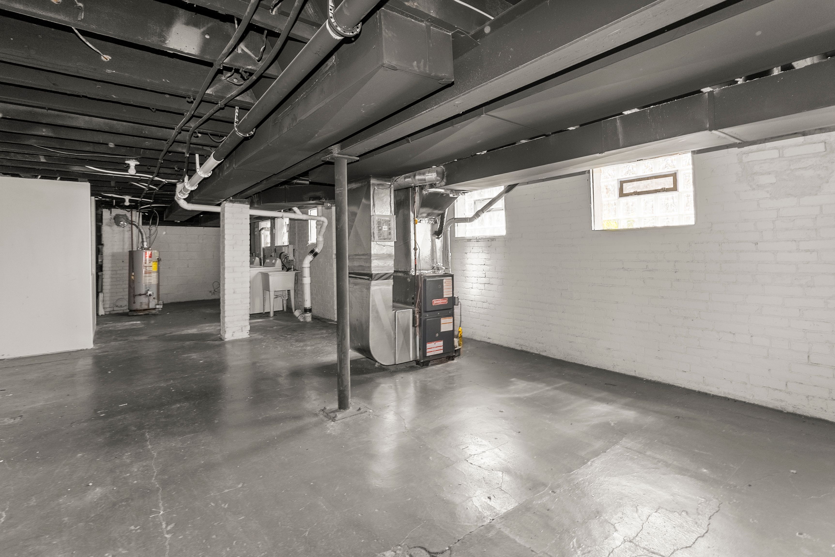 4114 TRUMBULL Street