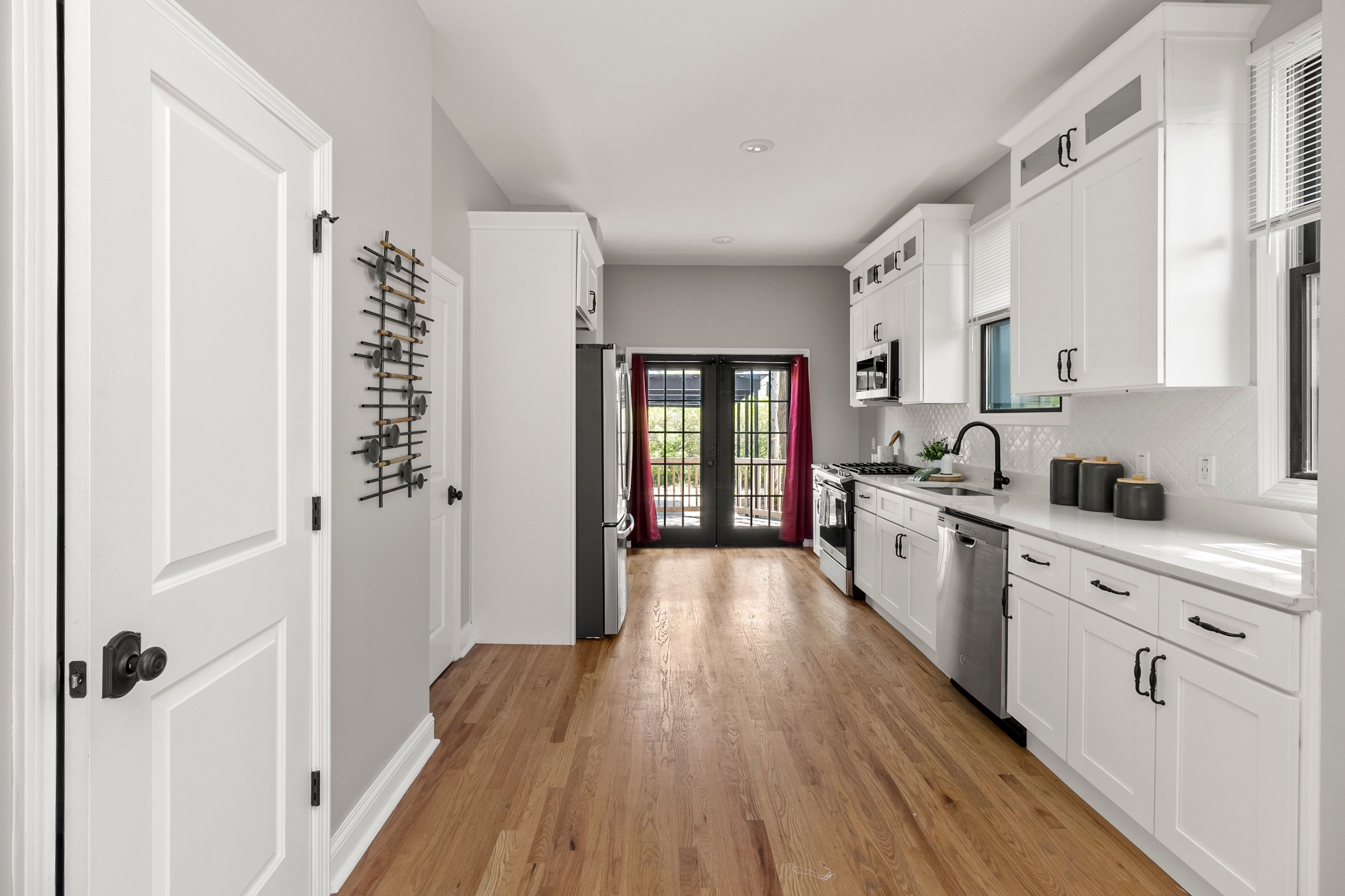 4114 TRUMBULL Street