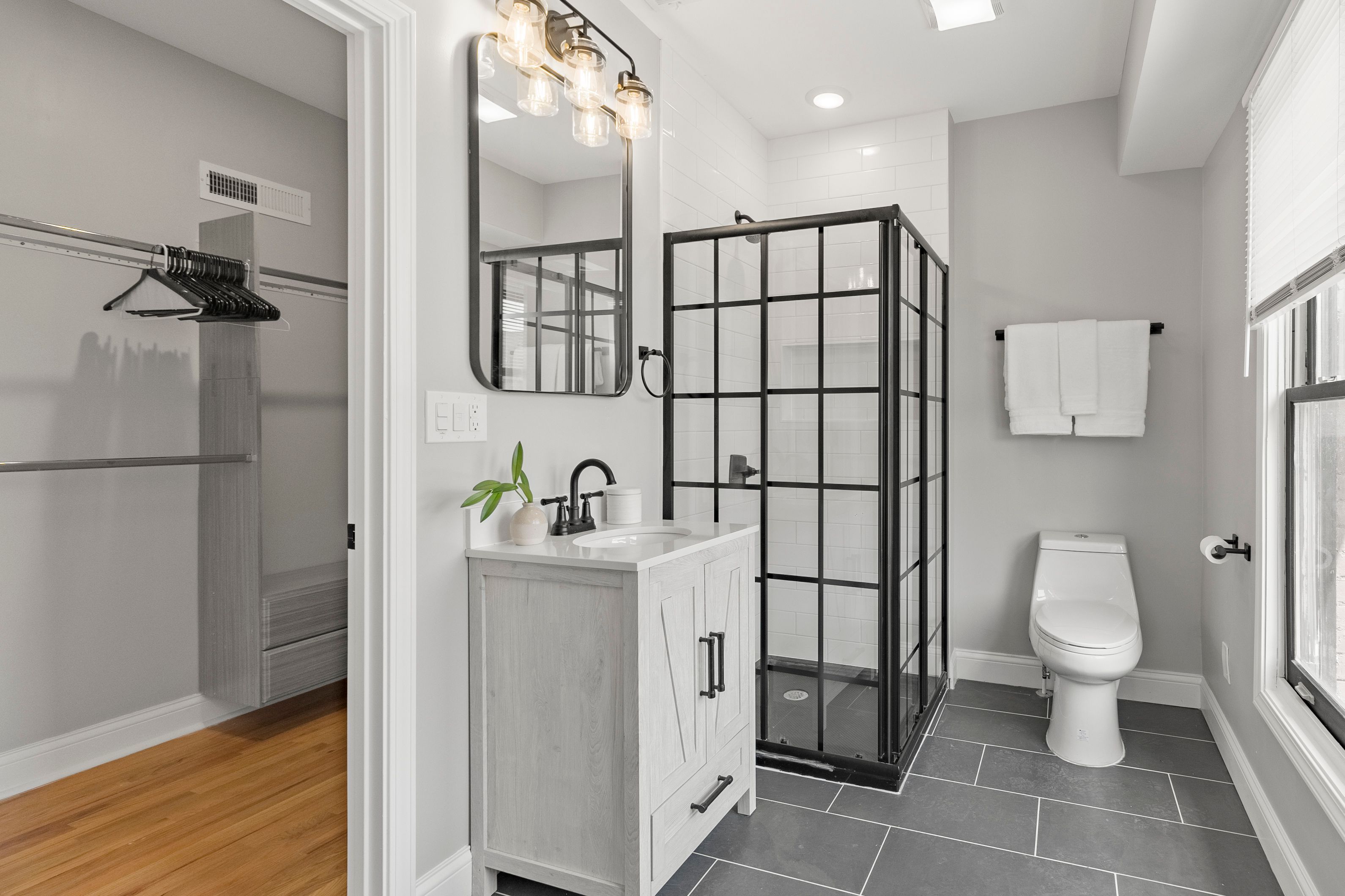 4114 TRUMBULL Street