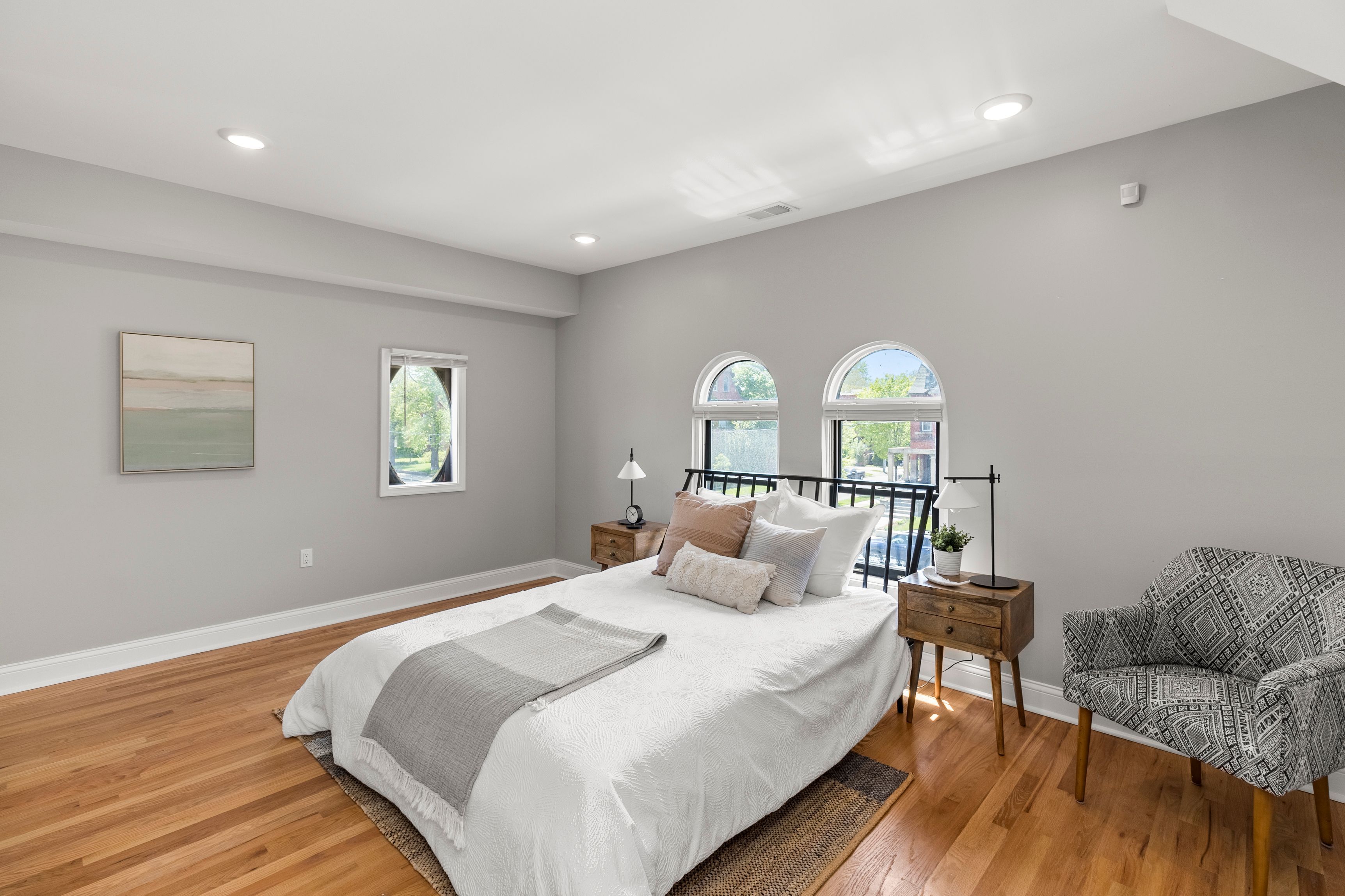 4114 TRUMBULL Street