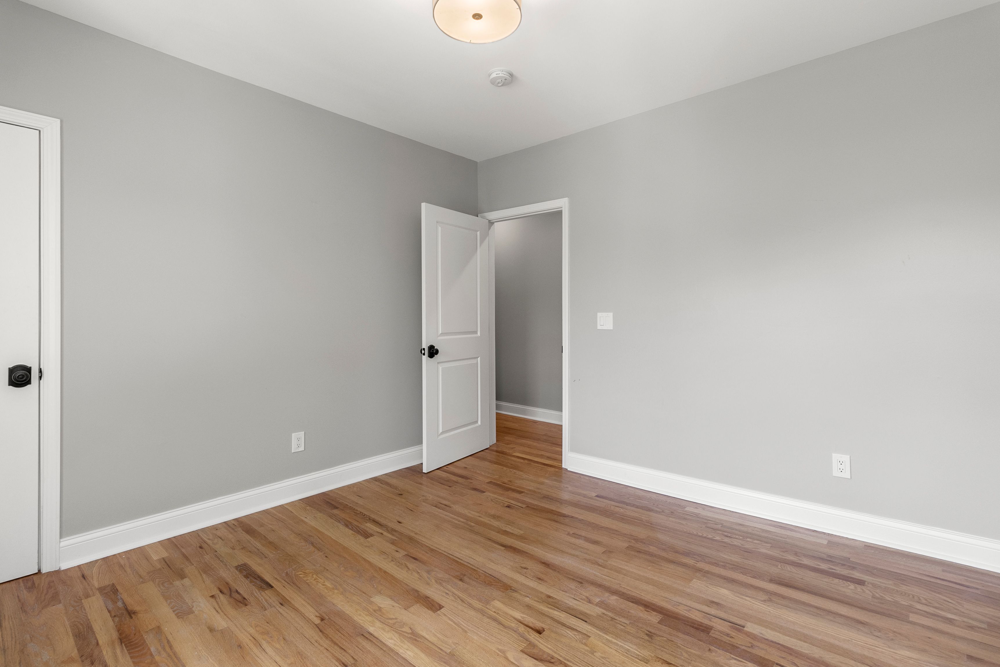 4114 TRUMBULL Street