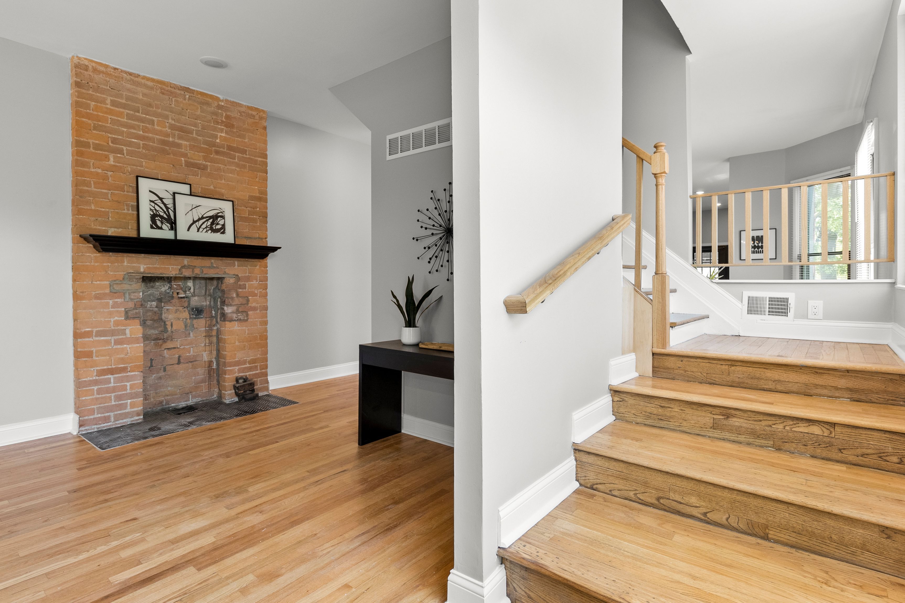 4114 TRUMBULL Street