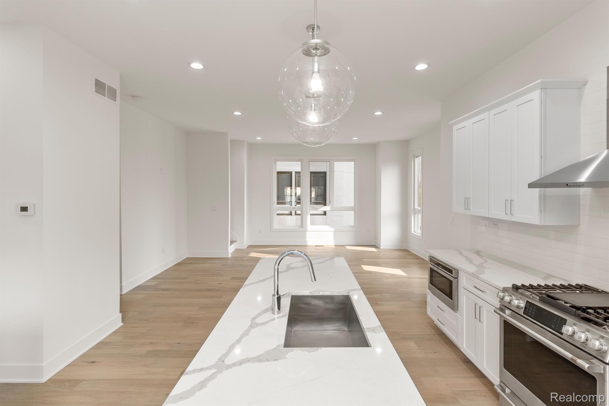 2037 11TH Street Unit: Unit 8