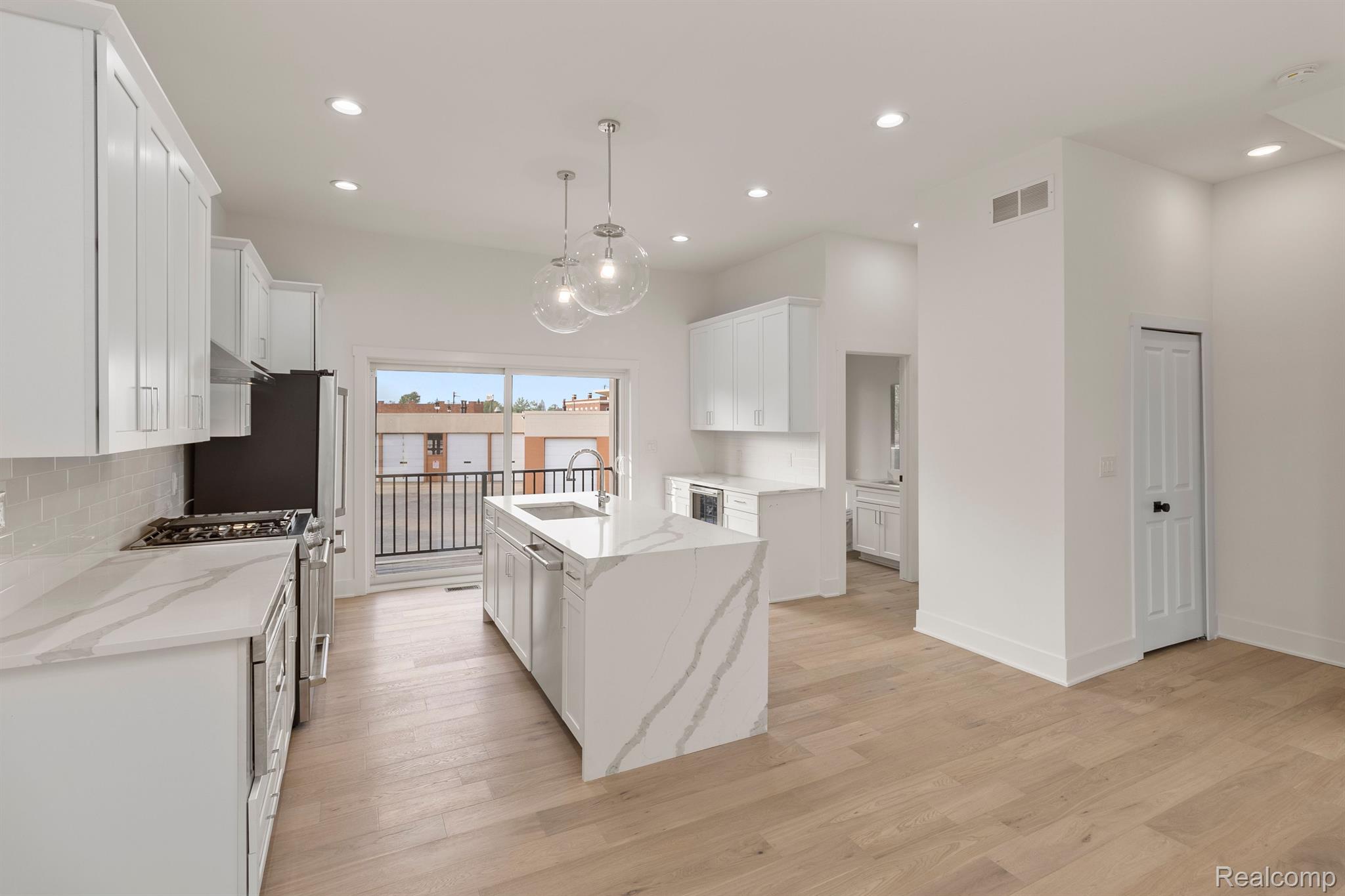 2037 11TH Street Unit: Unit 8