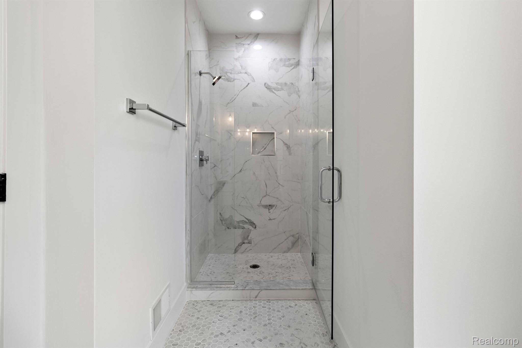 2037 11TH Street Unit: Unit 8