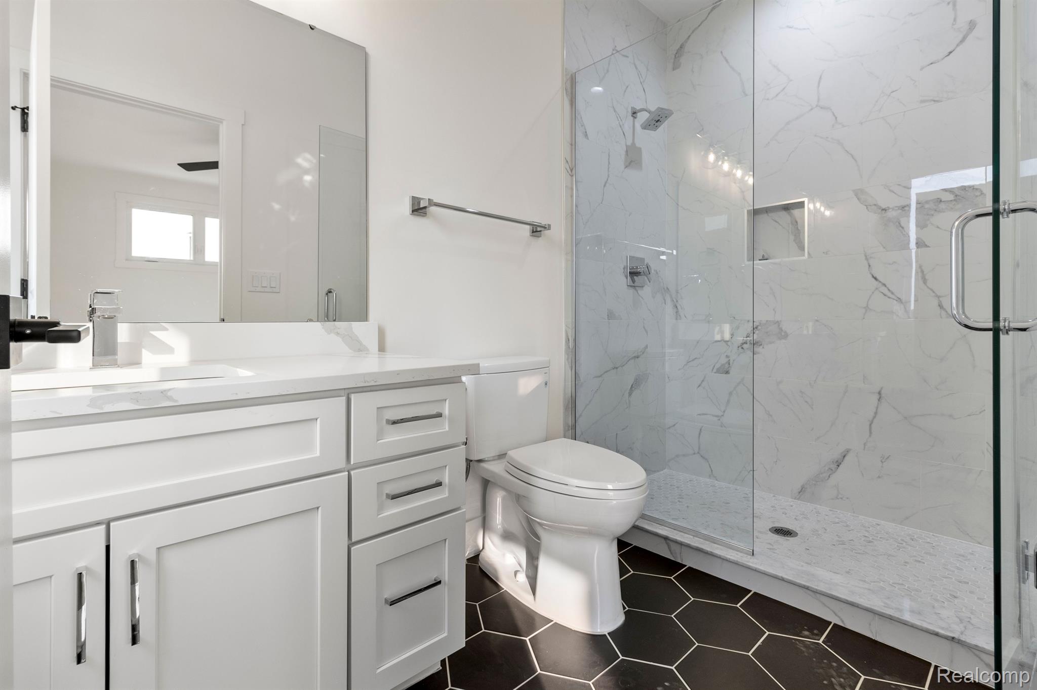 2037 11TH Street Unit: Unit 8