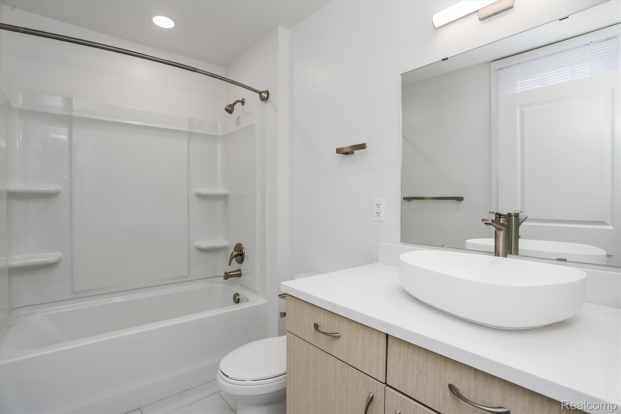 95 E Euclid Street Unit: 103