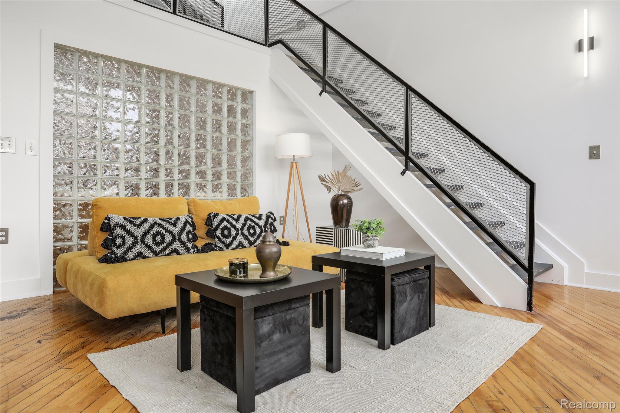 2843 E Grand Blvd Unit: 11