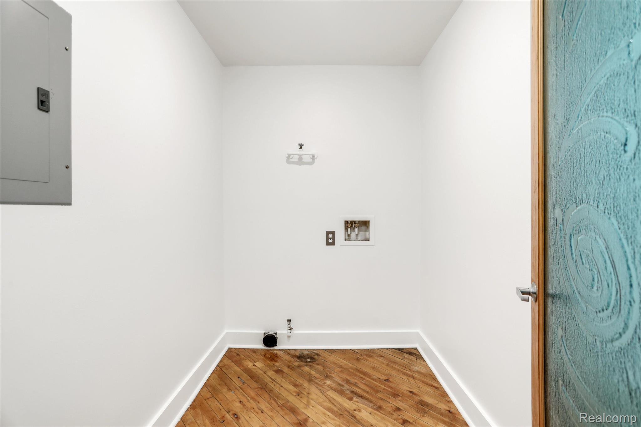 2843 E Grand Blvd Unit: 11