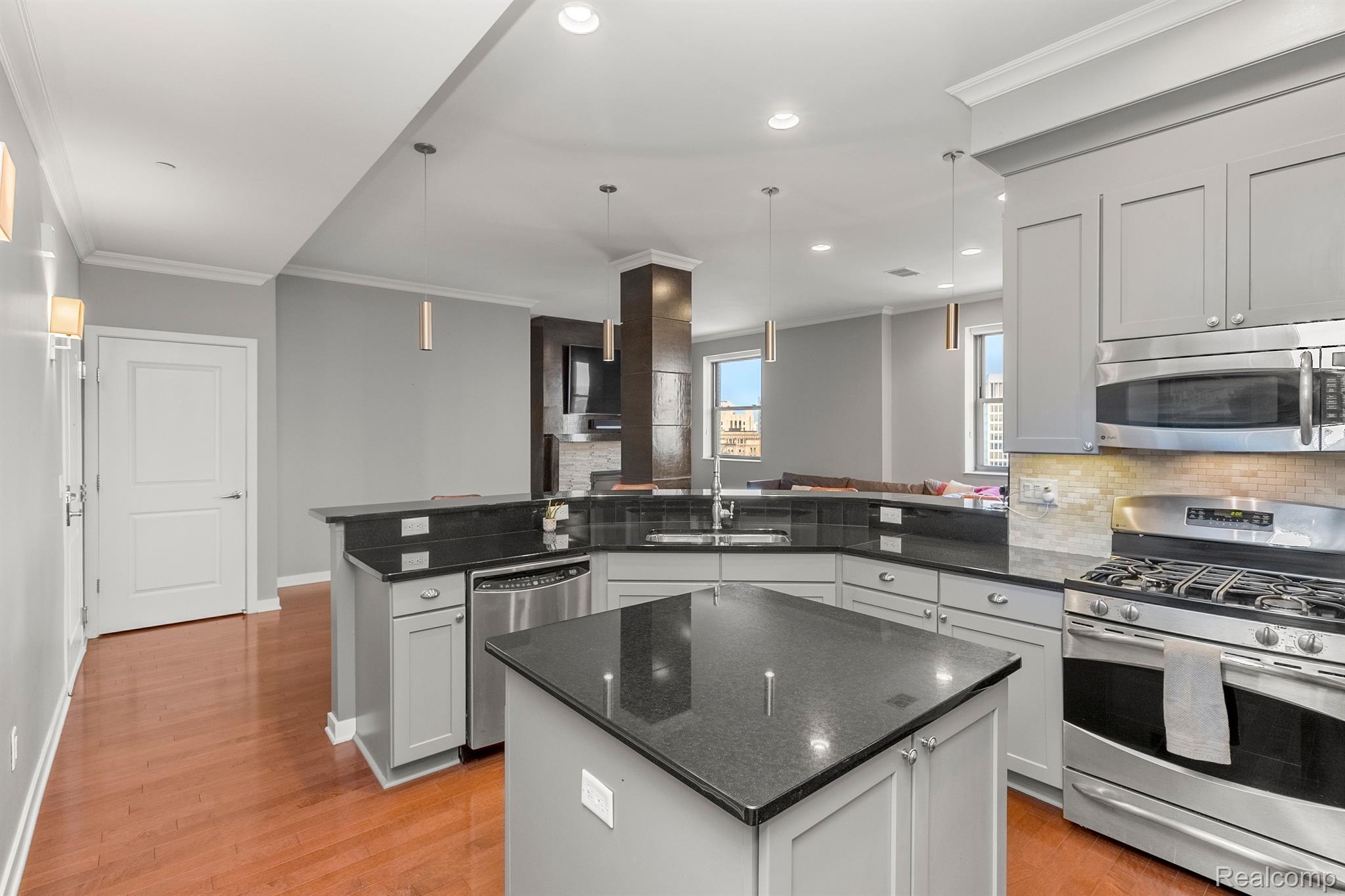 1135  Shelby Unit: # 2806