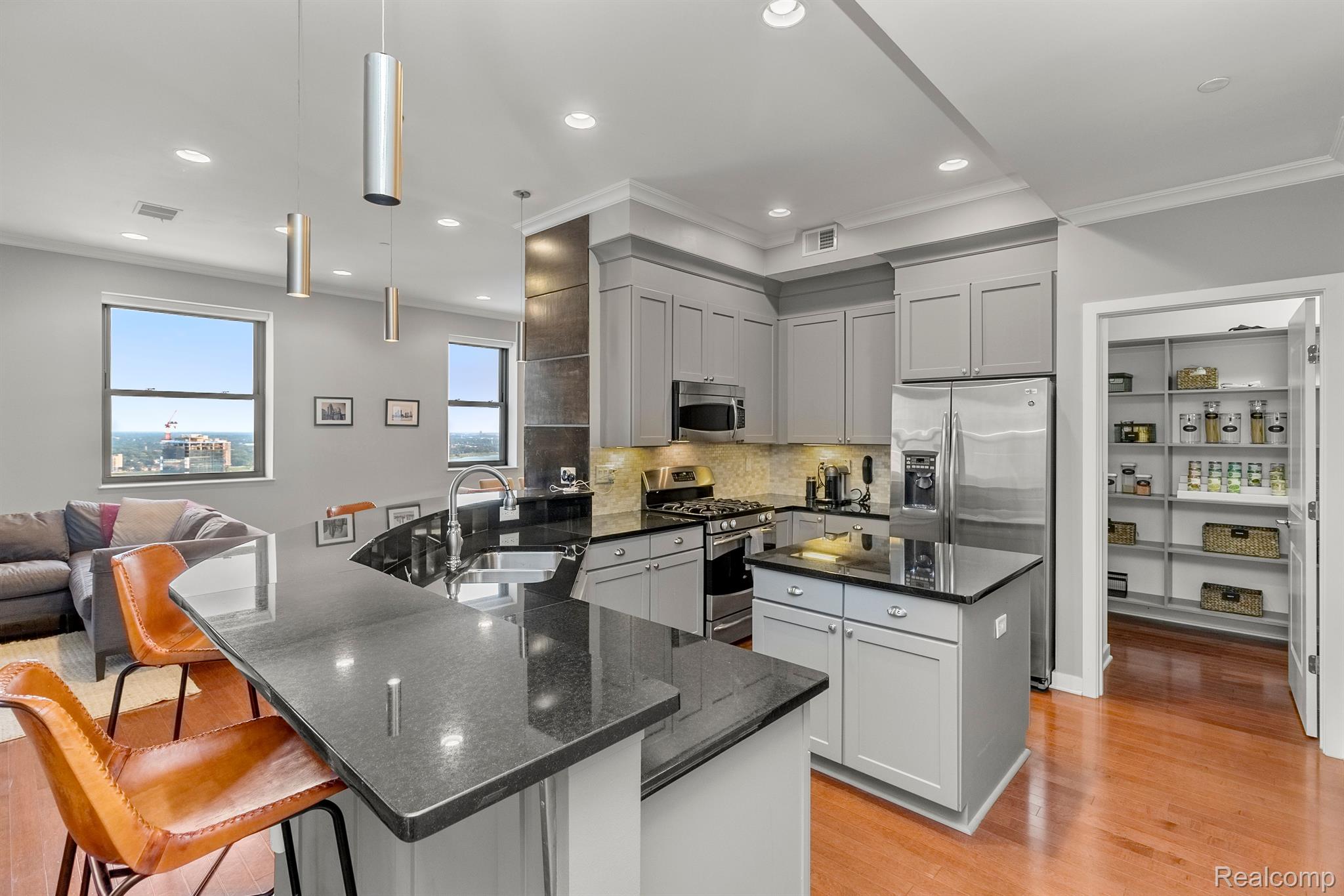 1135  Shelby Unit: # 2806