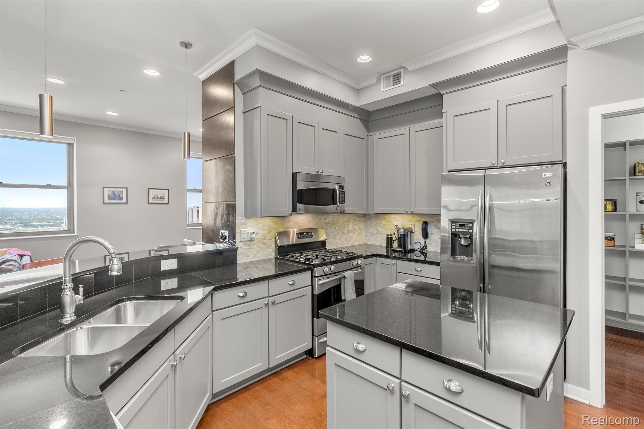 1135  Shelby Unit: # 2806