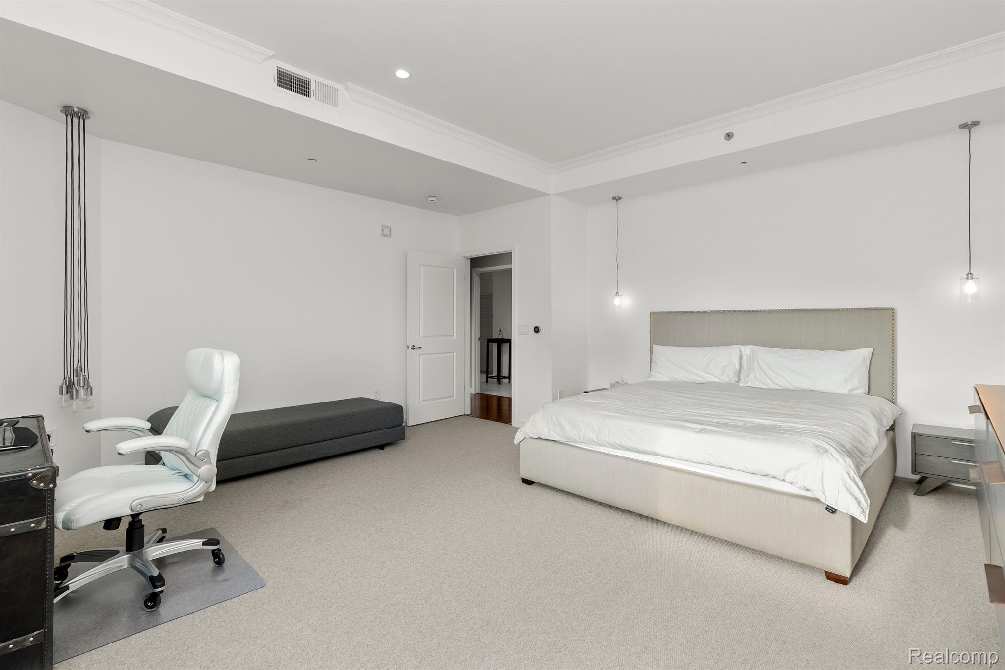 1135  Shelby Unit: # 2806