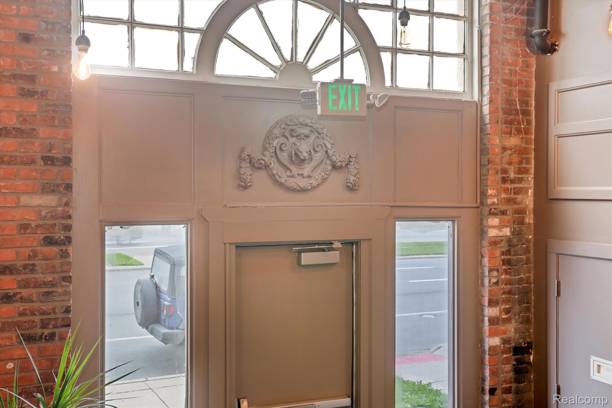 2843 E Grand Boulevard Unit: 6