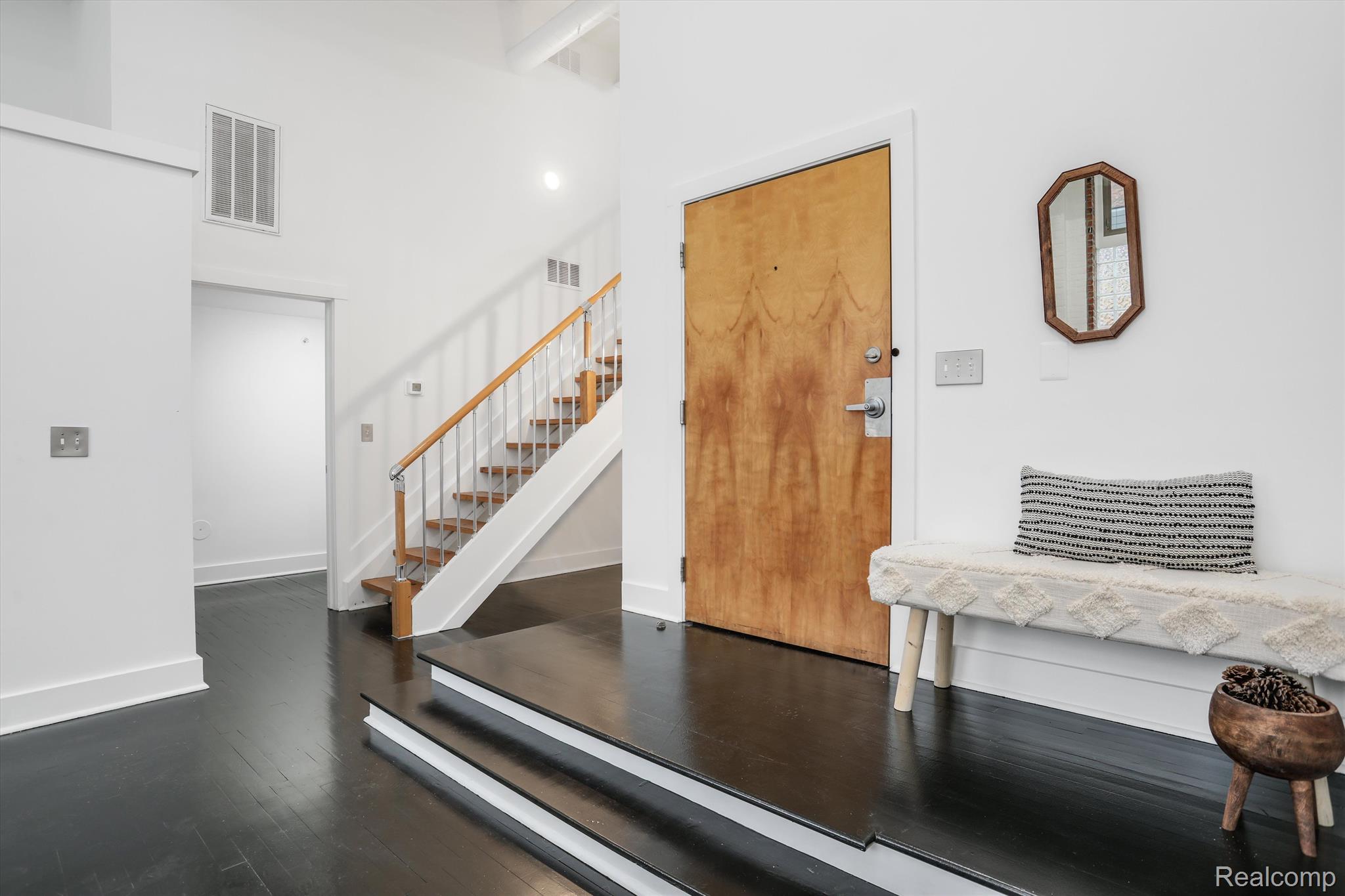 2843 E Grand Boulevard Unit: 6