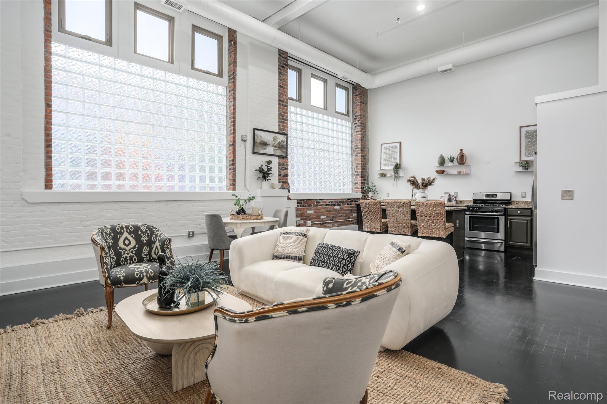 2843 E Grand Boulevard Unit: 6