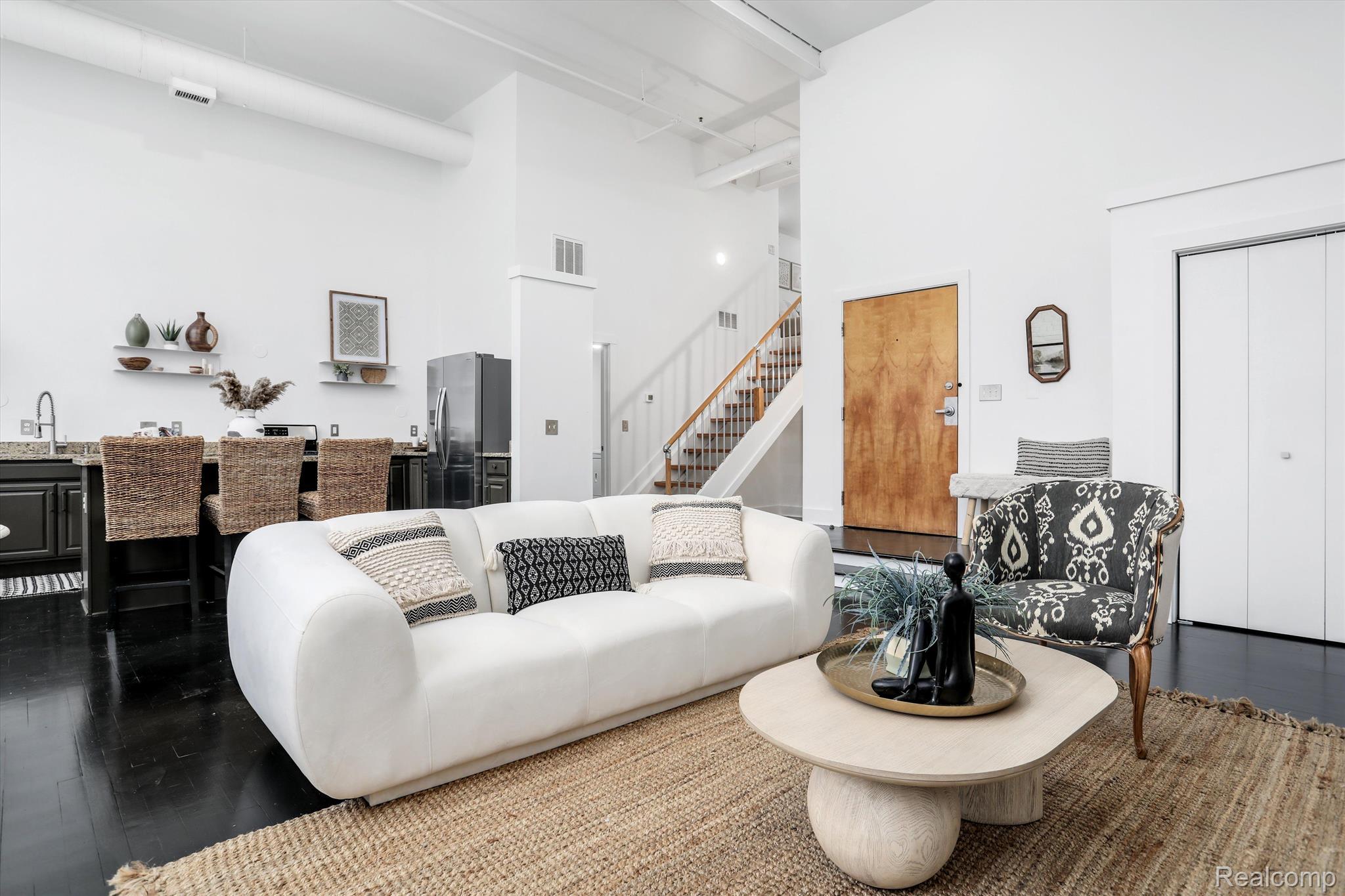 2843 E Grand Boulevard Unit: 6