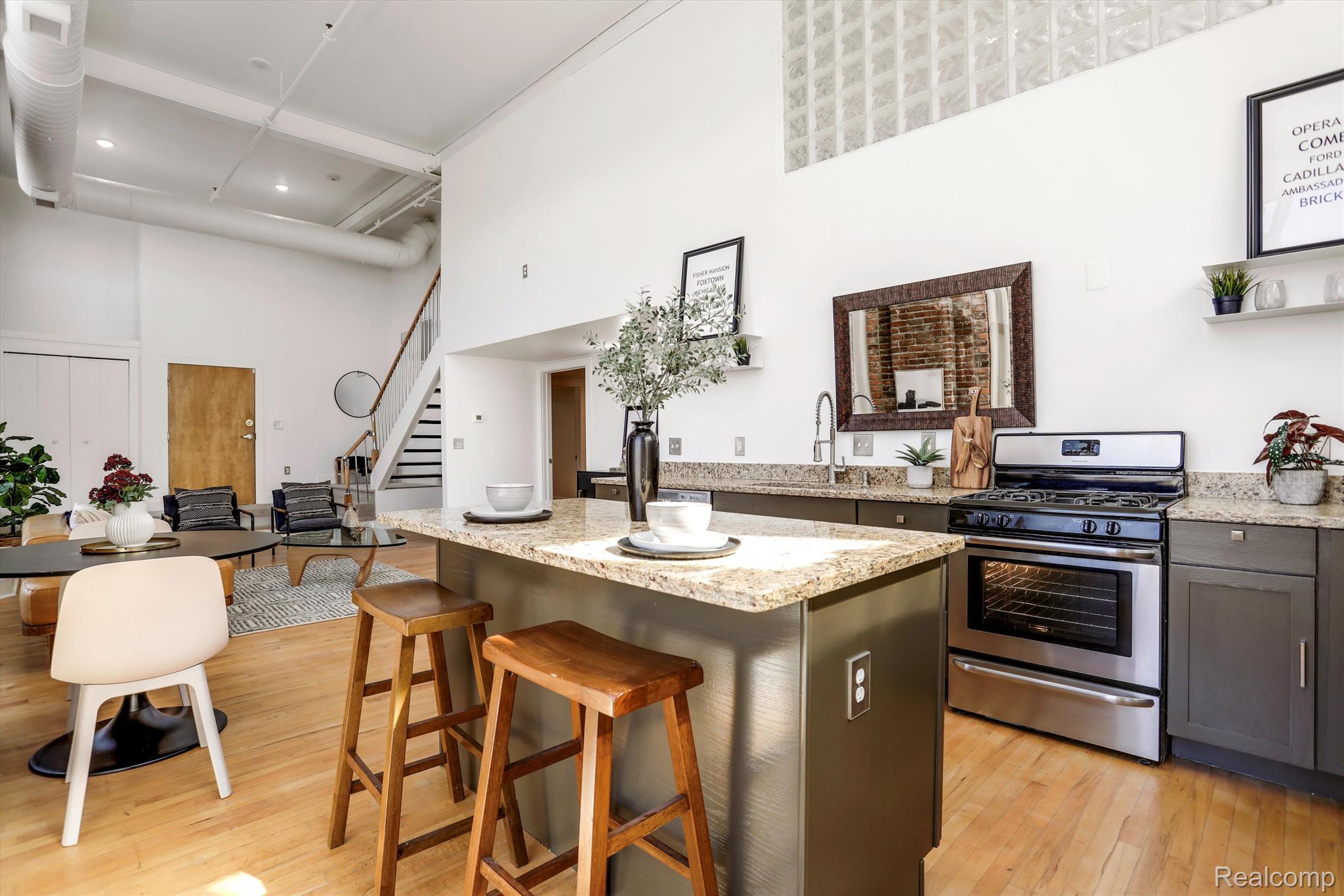 2843 E Grand Boulevard Unit: 1