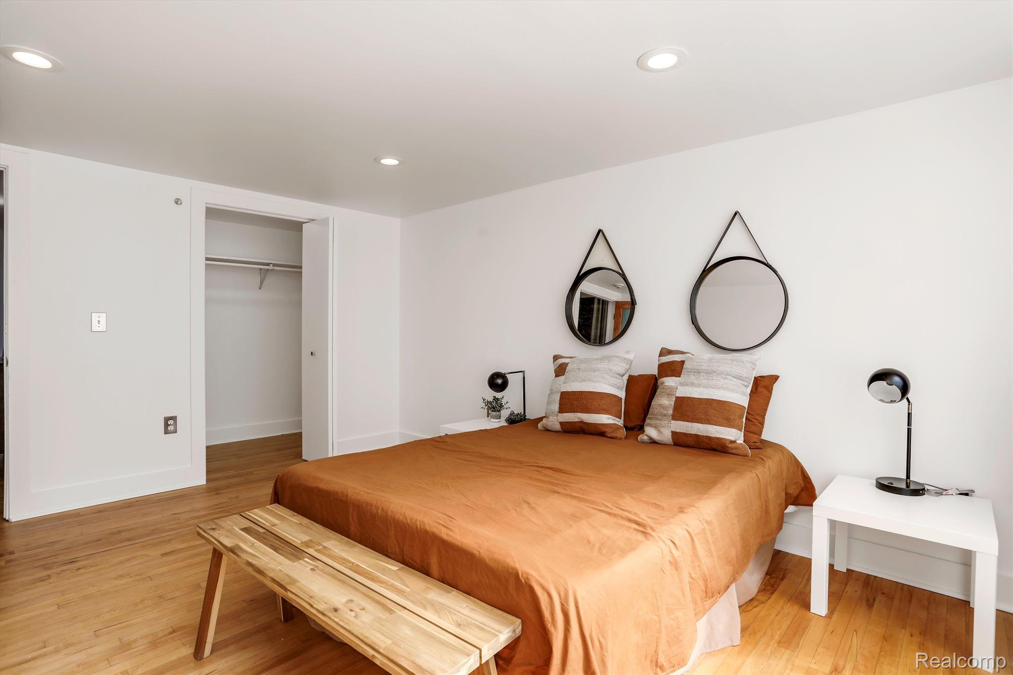 2843 E Grand Boulevard Unit: 1