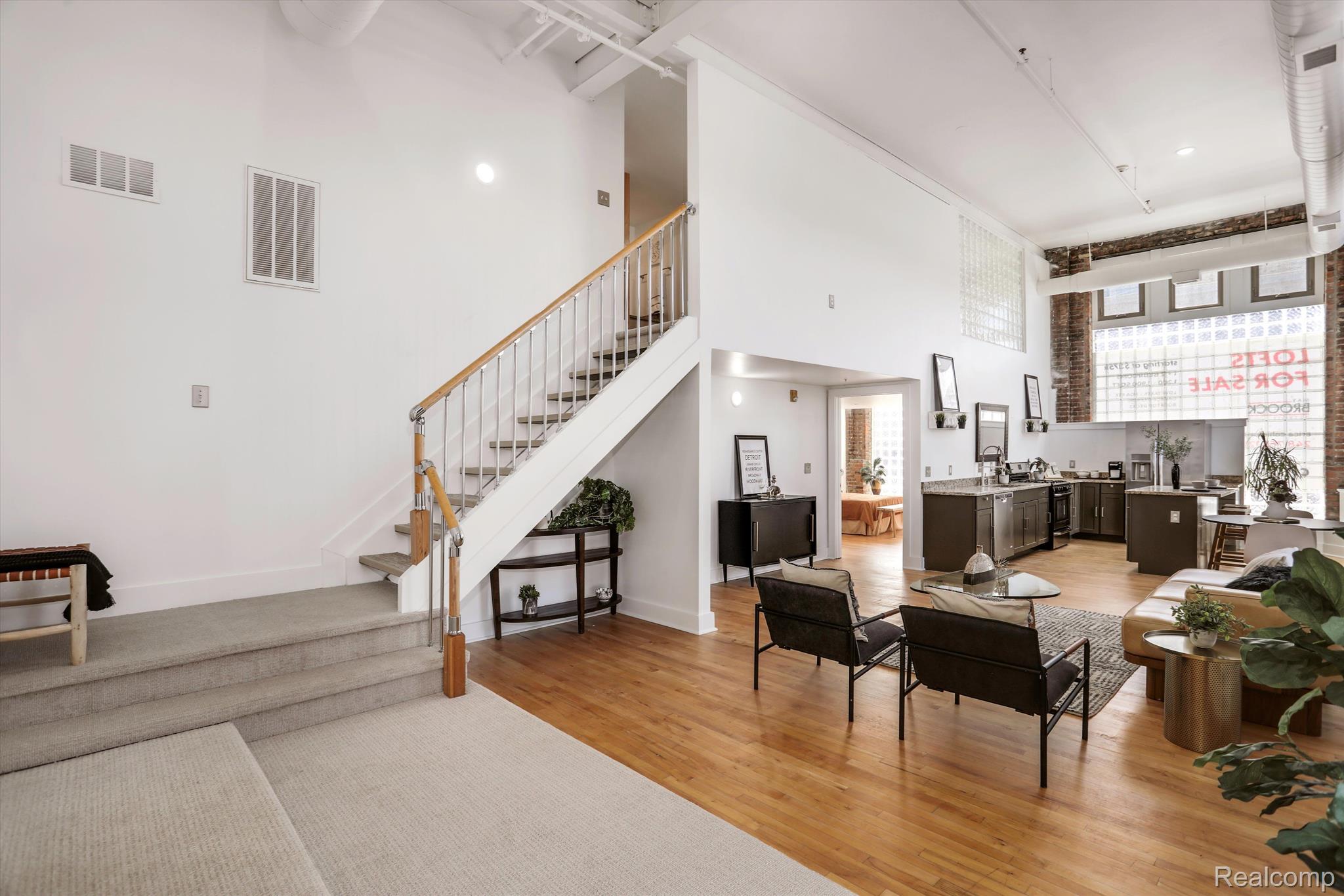 2843 E Grand Boulevard Unit: 1