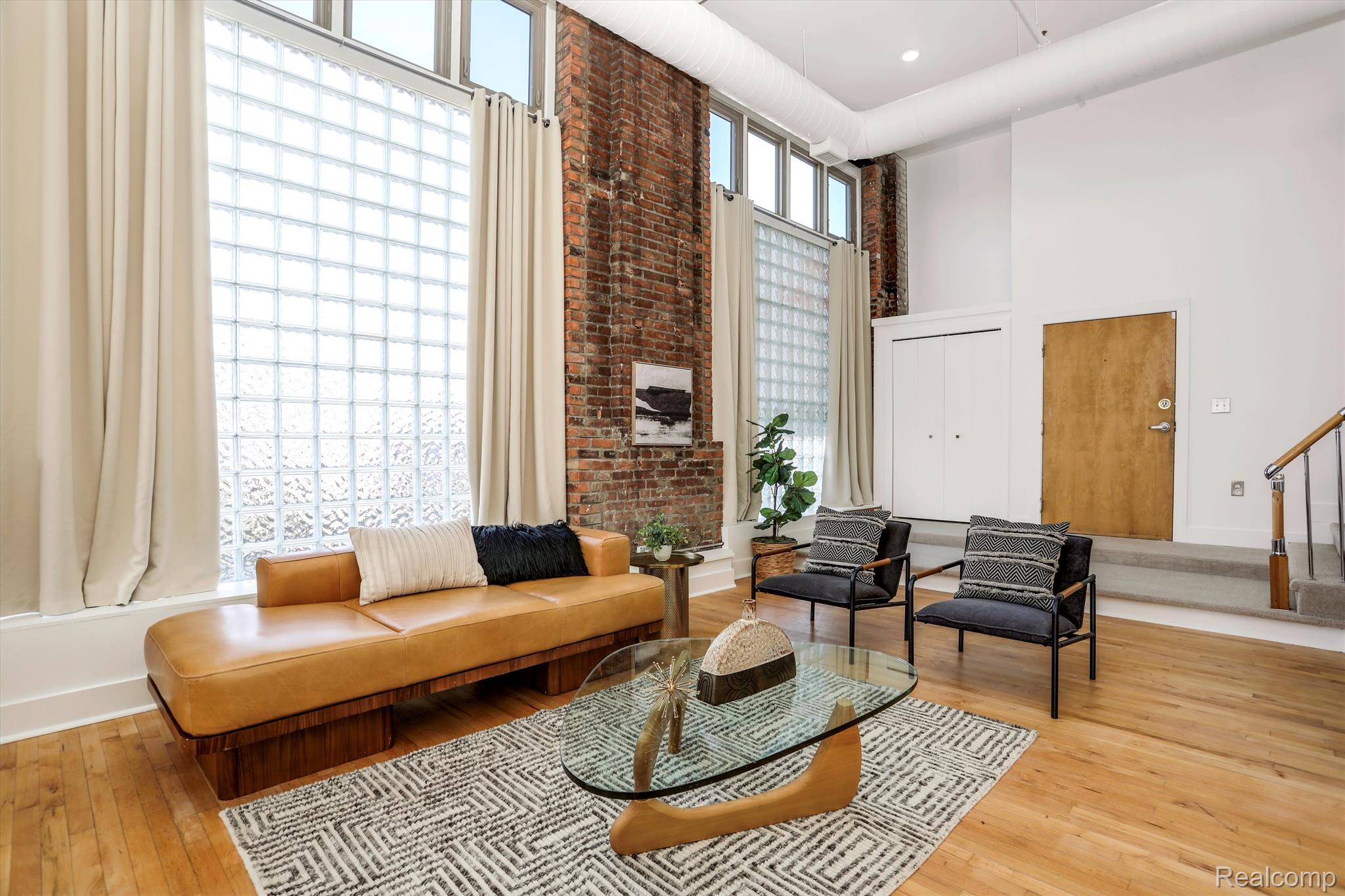 2843 E Grand Boulevard Unit: 1