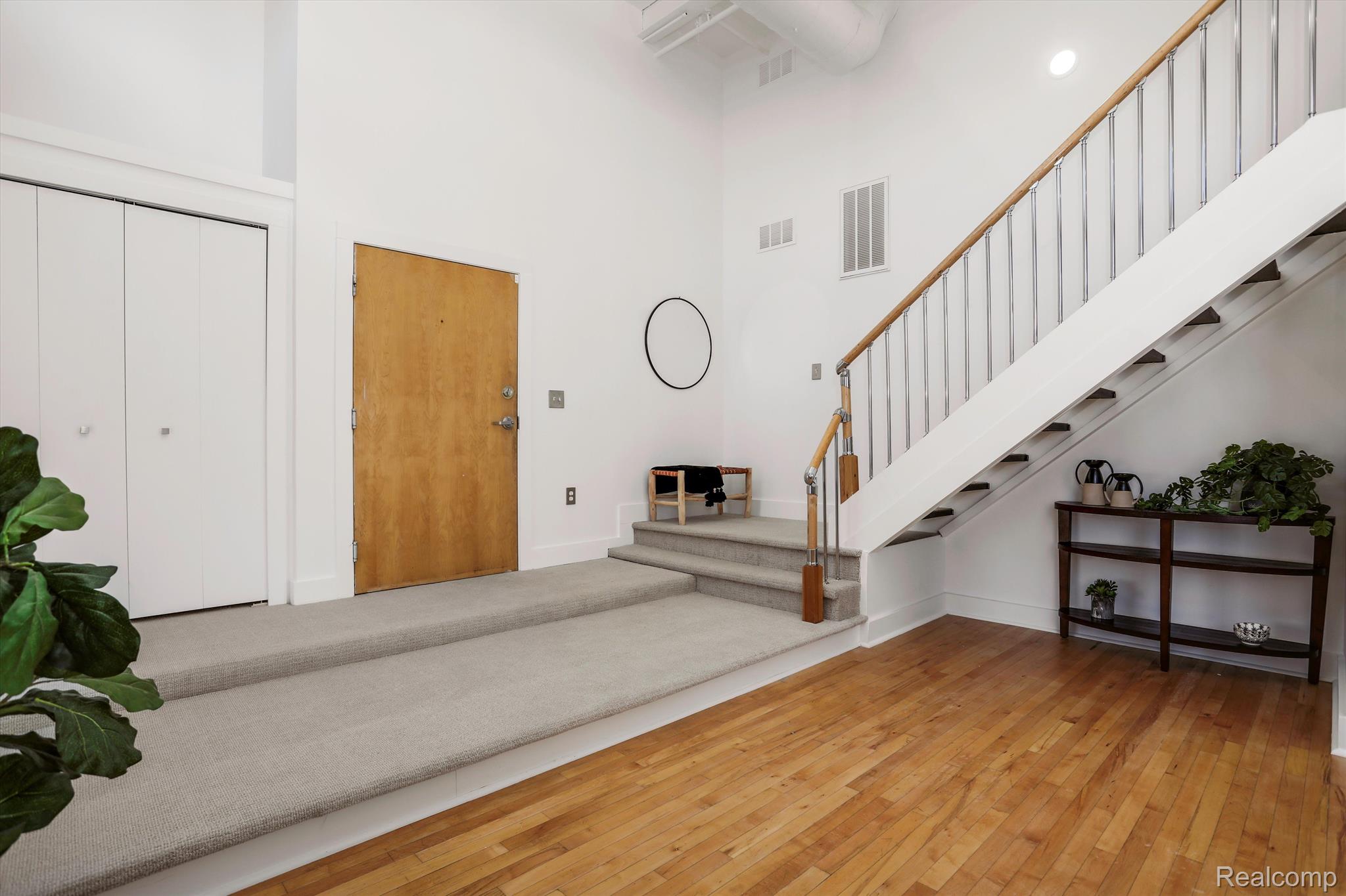 2843 E Grand Boulevard Unit: 1