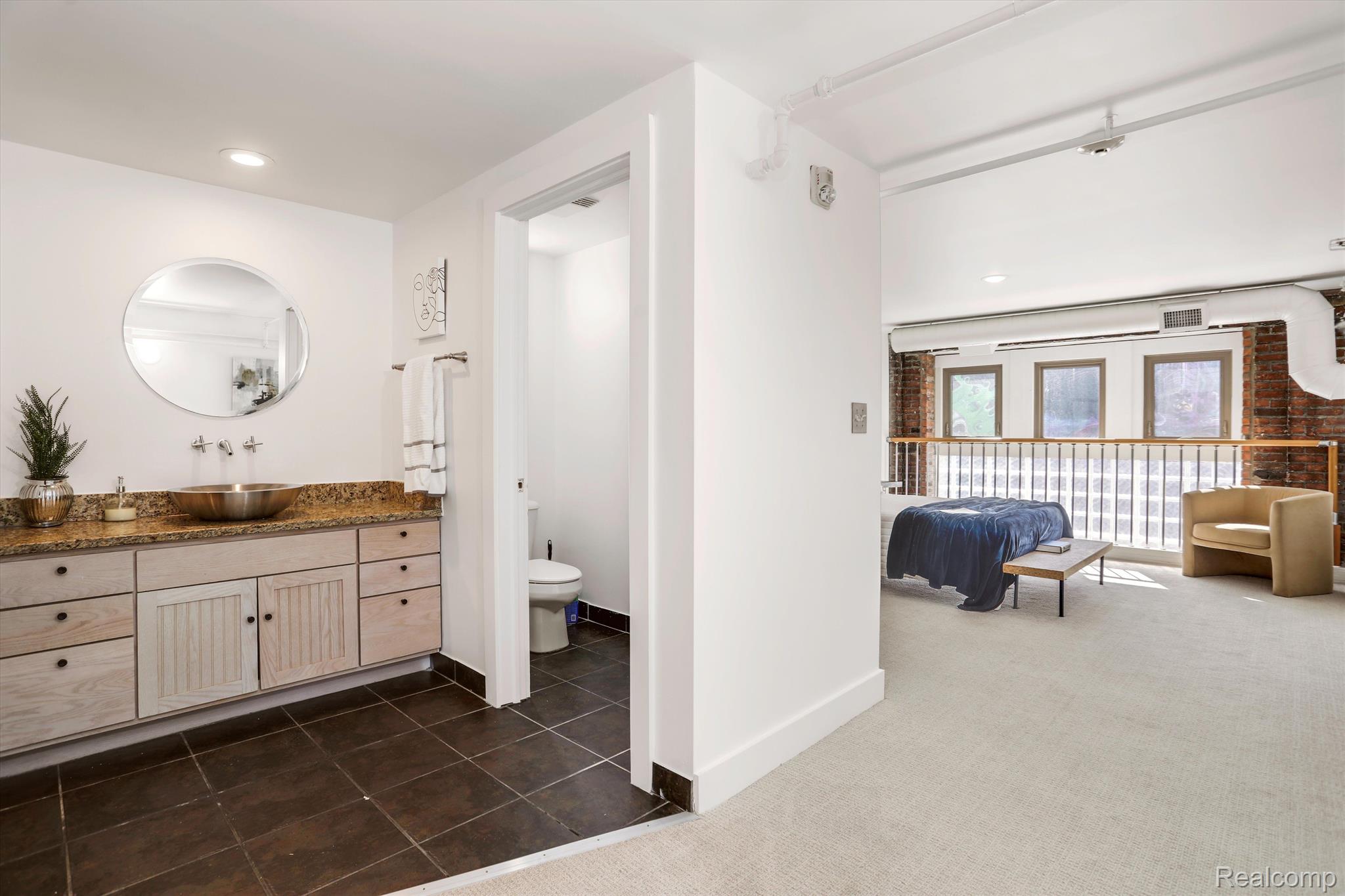 2843 E Grand Boulevard Unit: 1