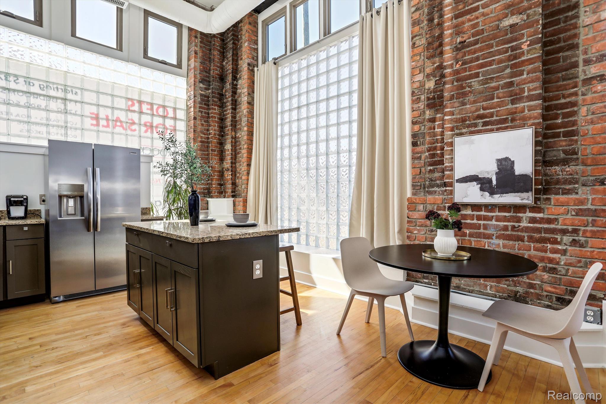 2843 E Grand Boulevard Unit: 1