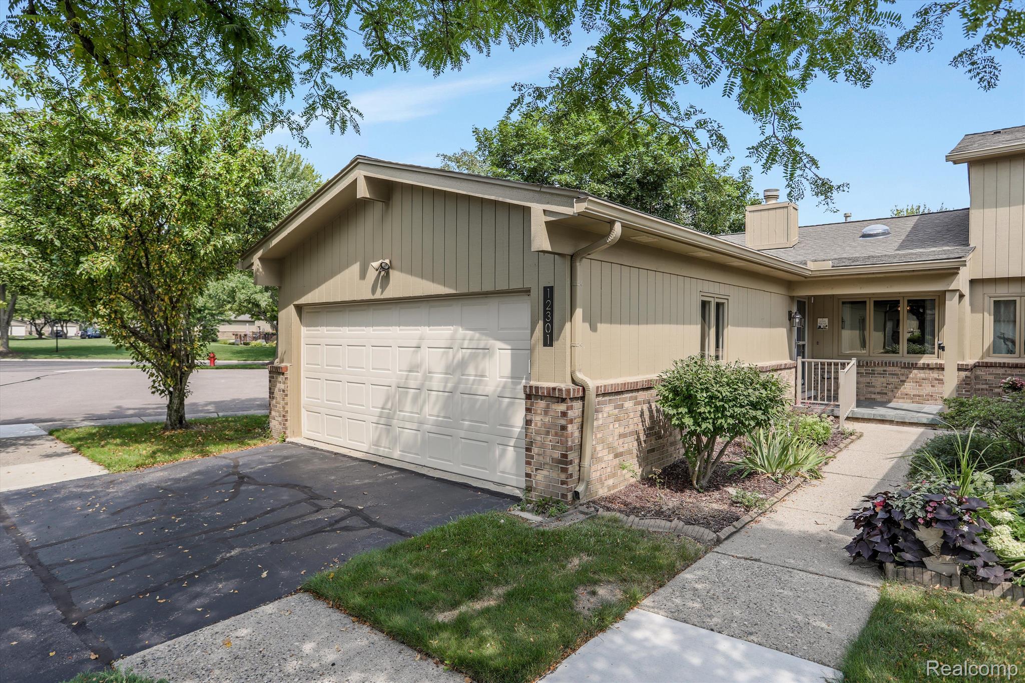 12301 Pinecrest Drive