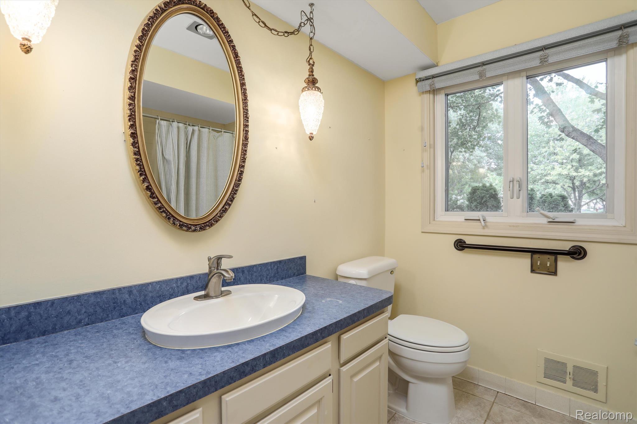 12301 Pinecrest Drive