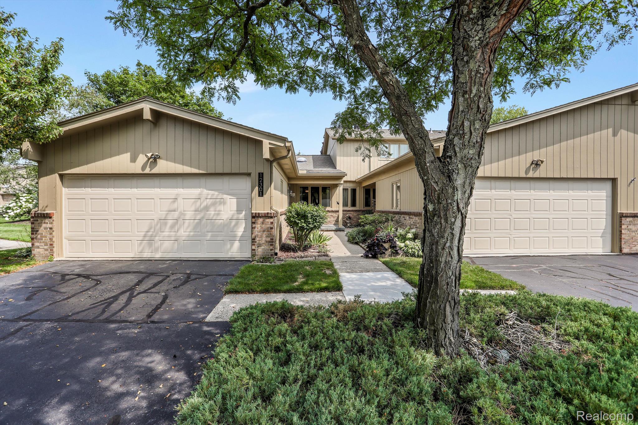 12301 Pinecrest Drive