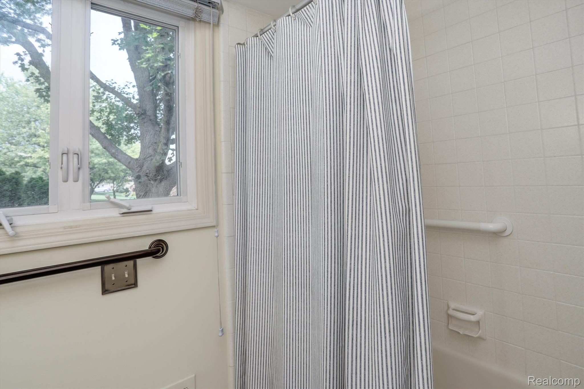 12301 Pinecrest Drive