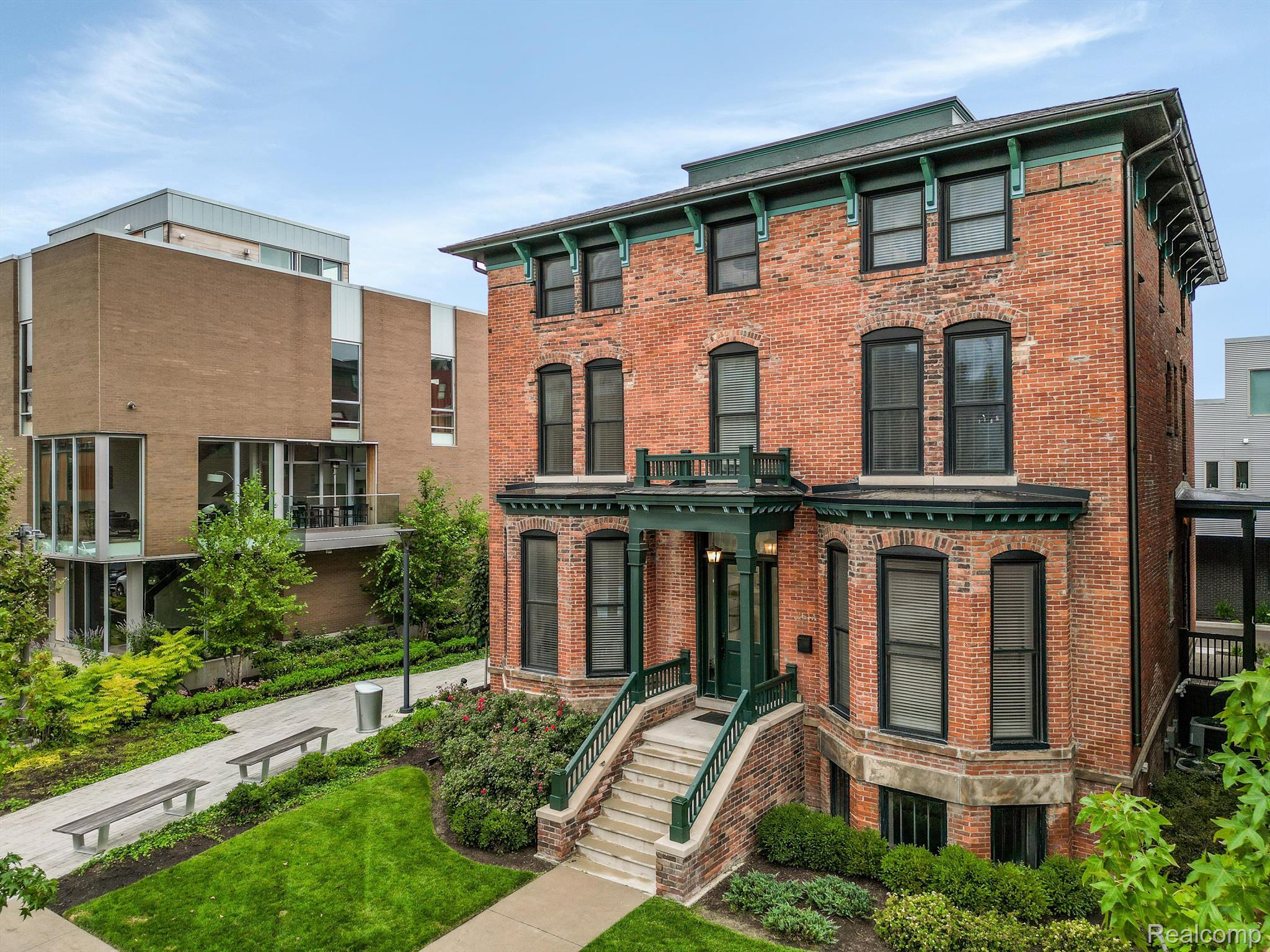 261 Alfred Street Unit: A
