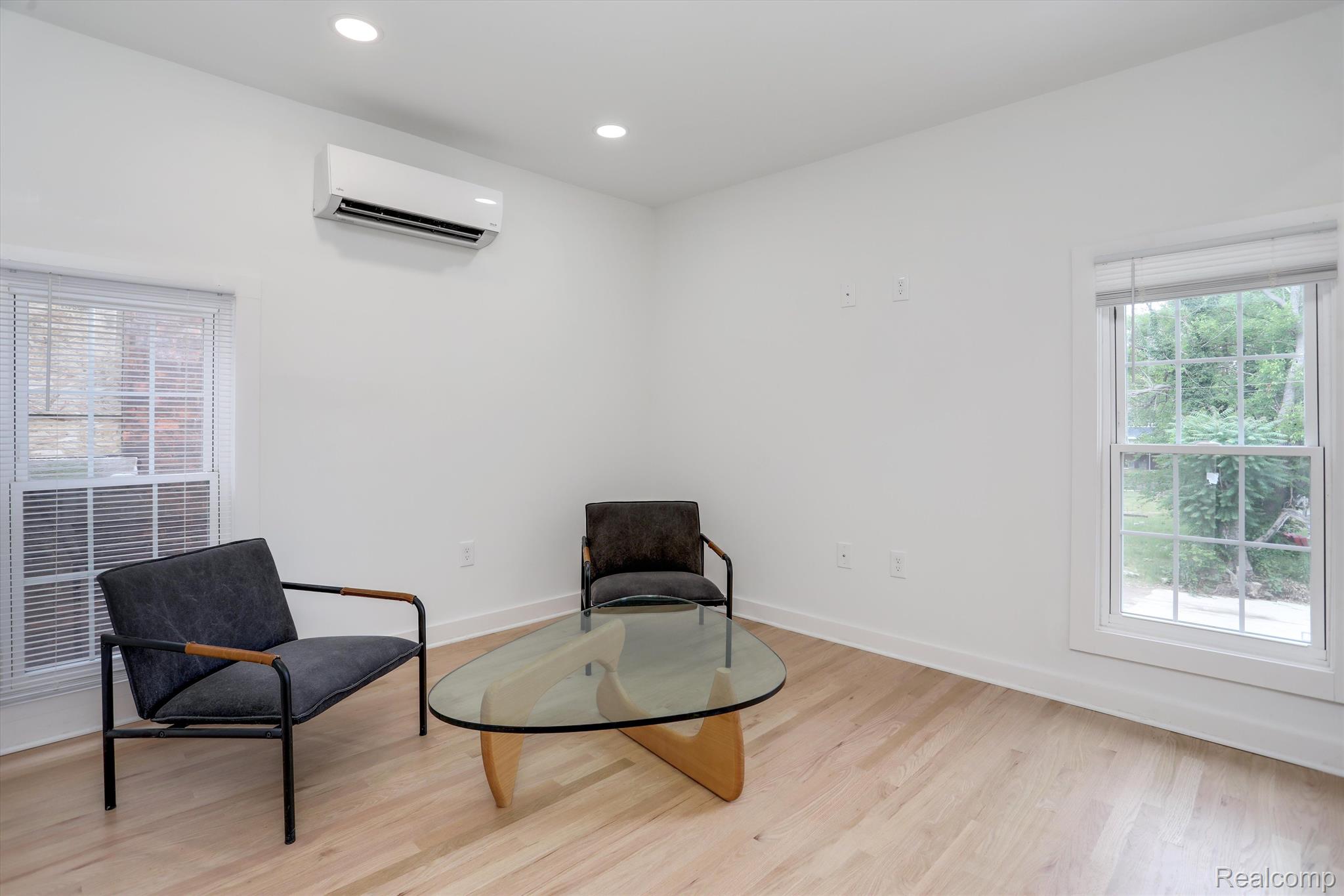 95 E Euclid Street Unit: 203