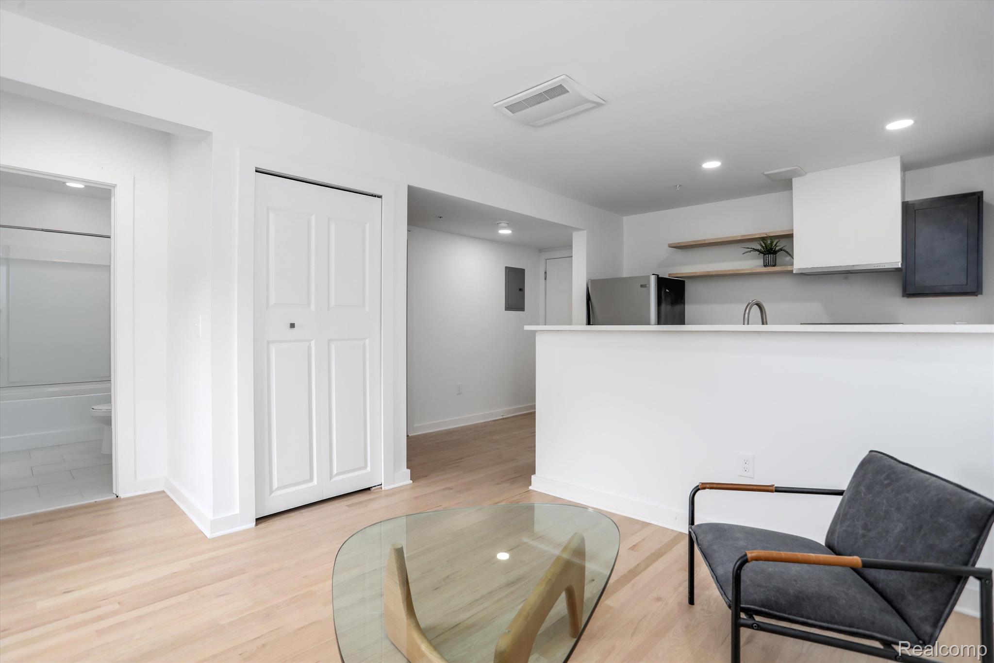 95 E Euclid Street Unit: 203